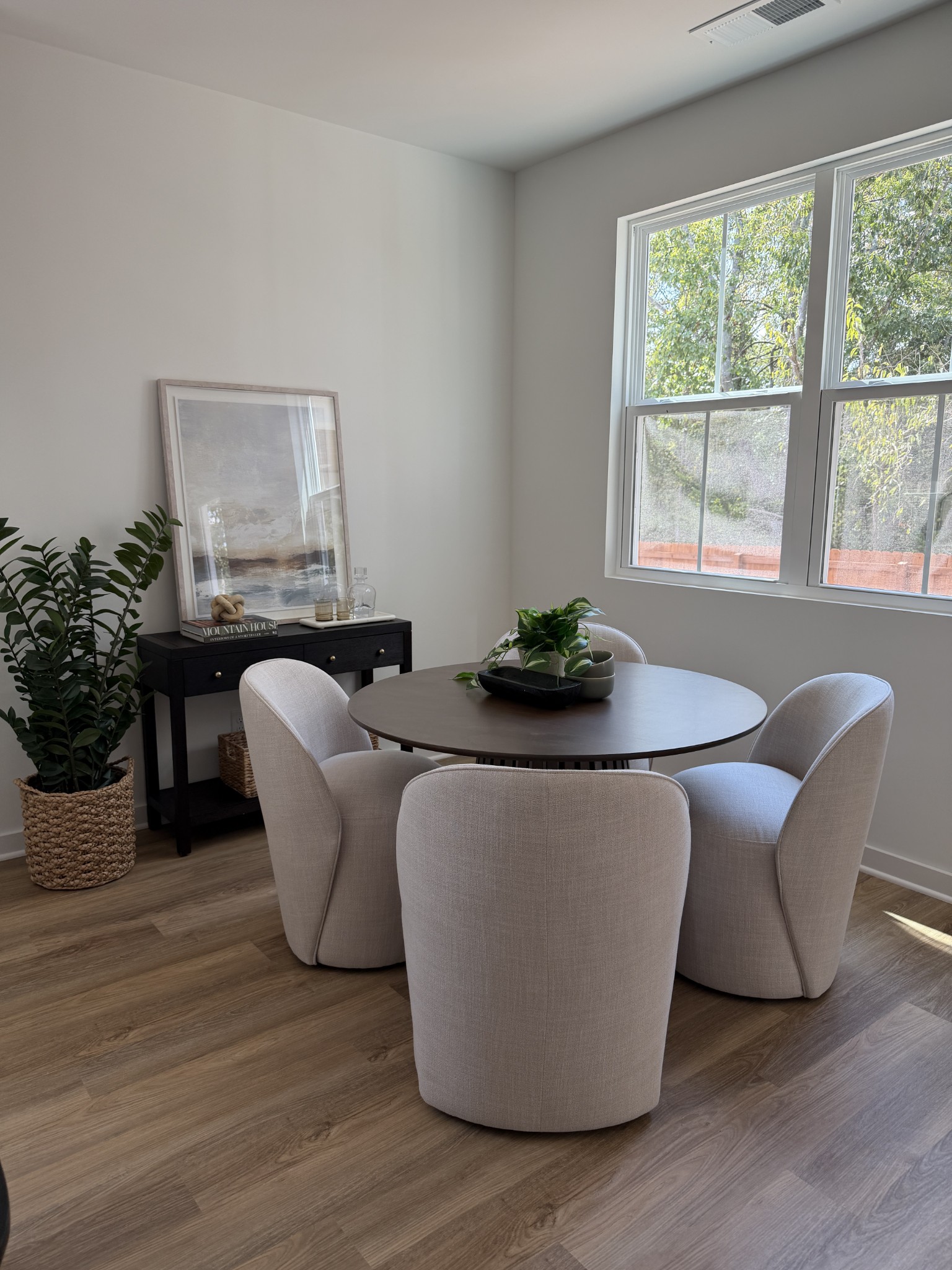 1156 Marlowe Lndg Property Photo 5