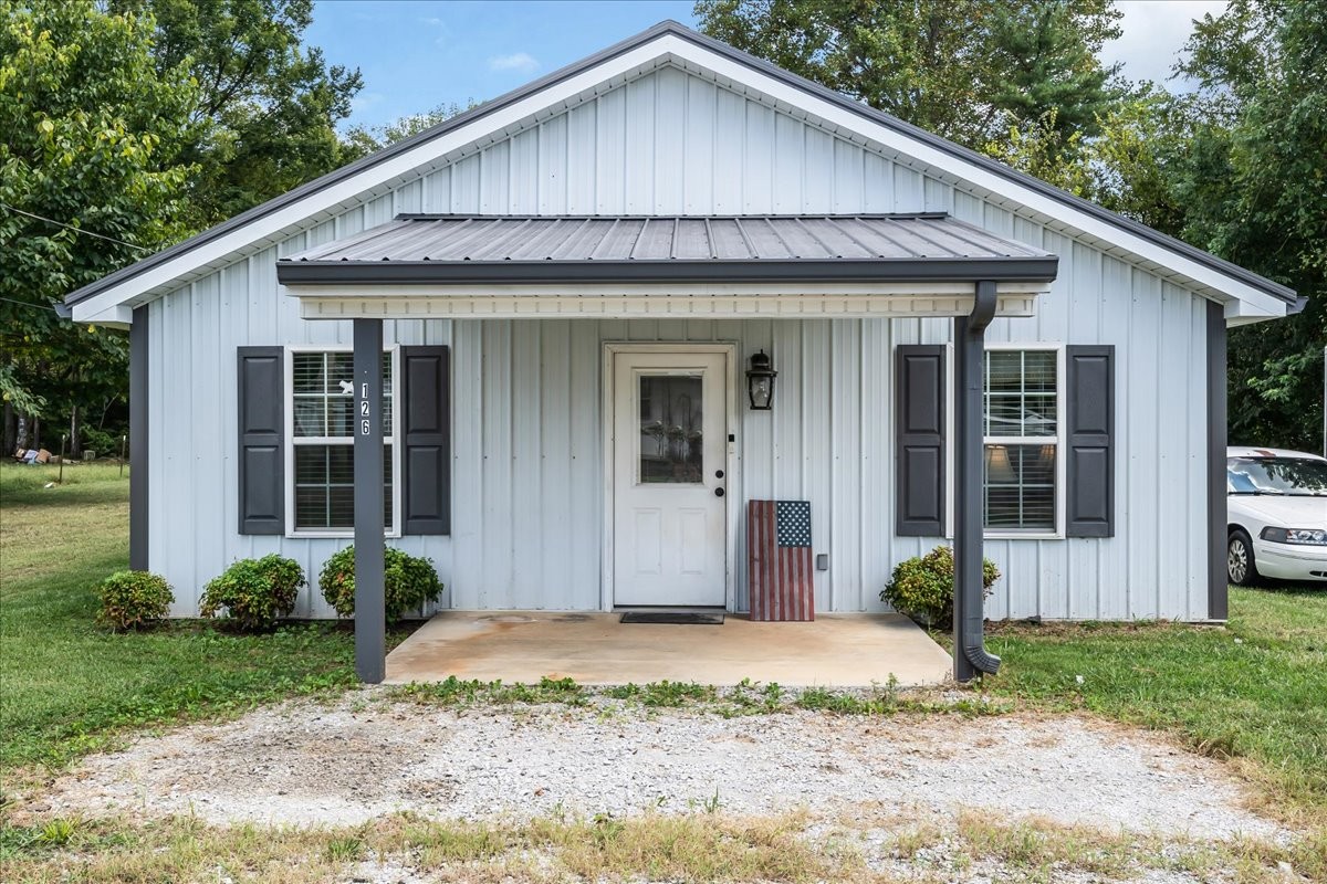 126 Walnut St Property Photo 1