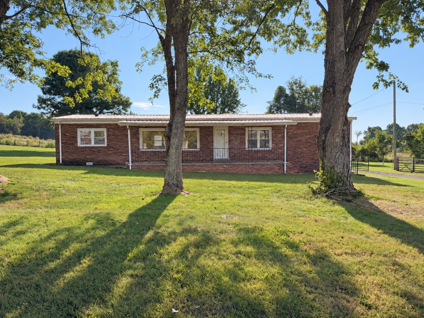 136 Doss Ln Property Photo 1