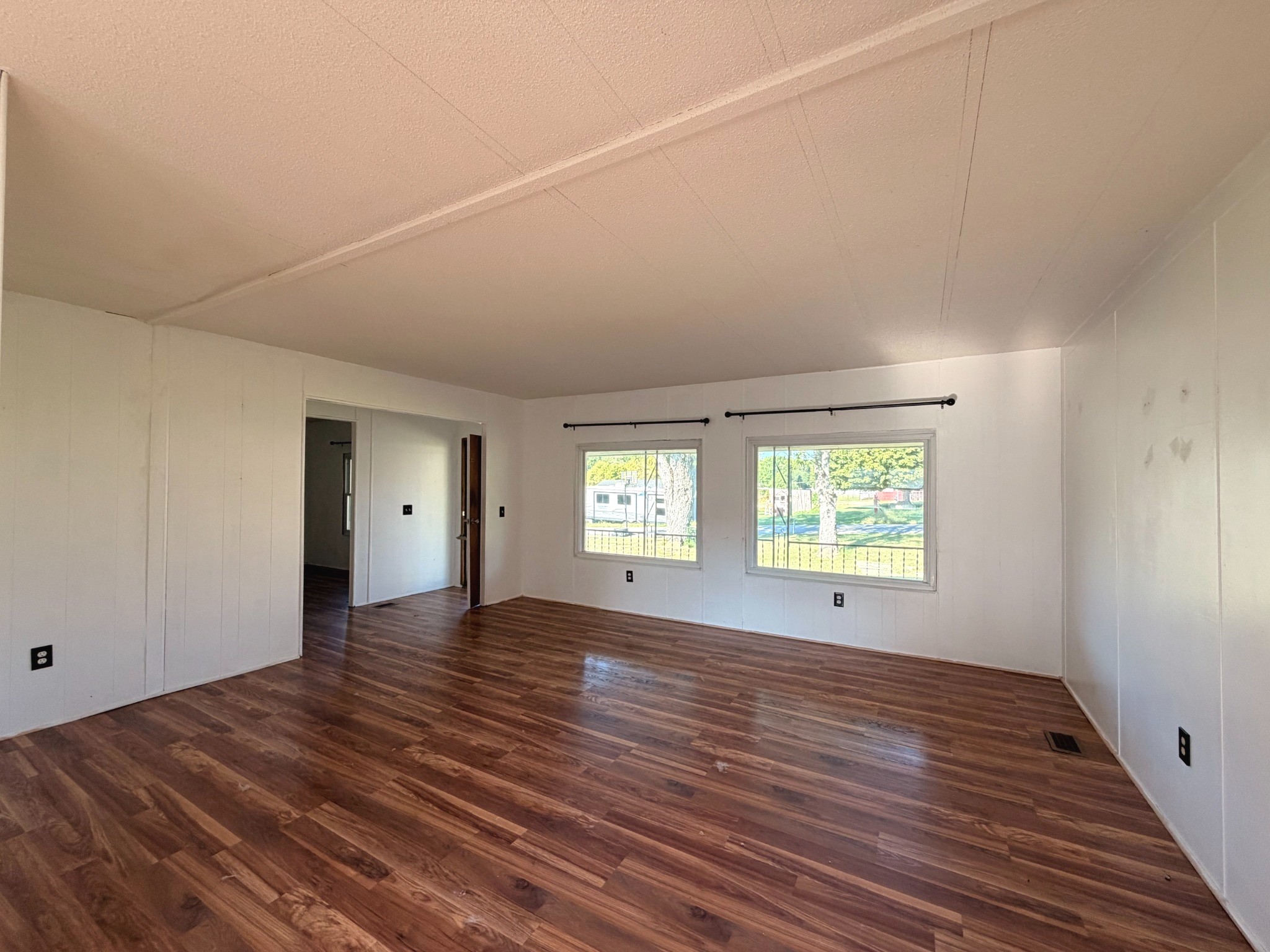 136 Doss Ln Property Photo 2