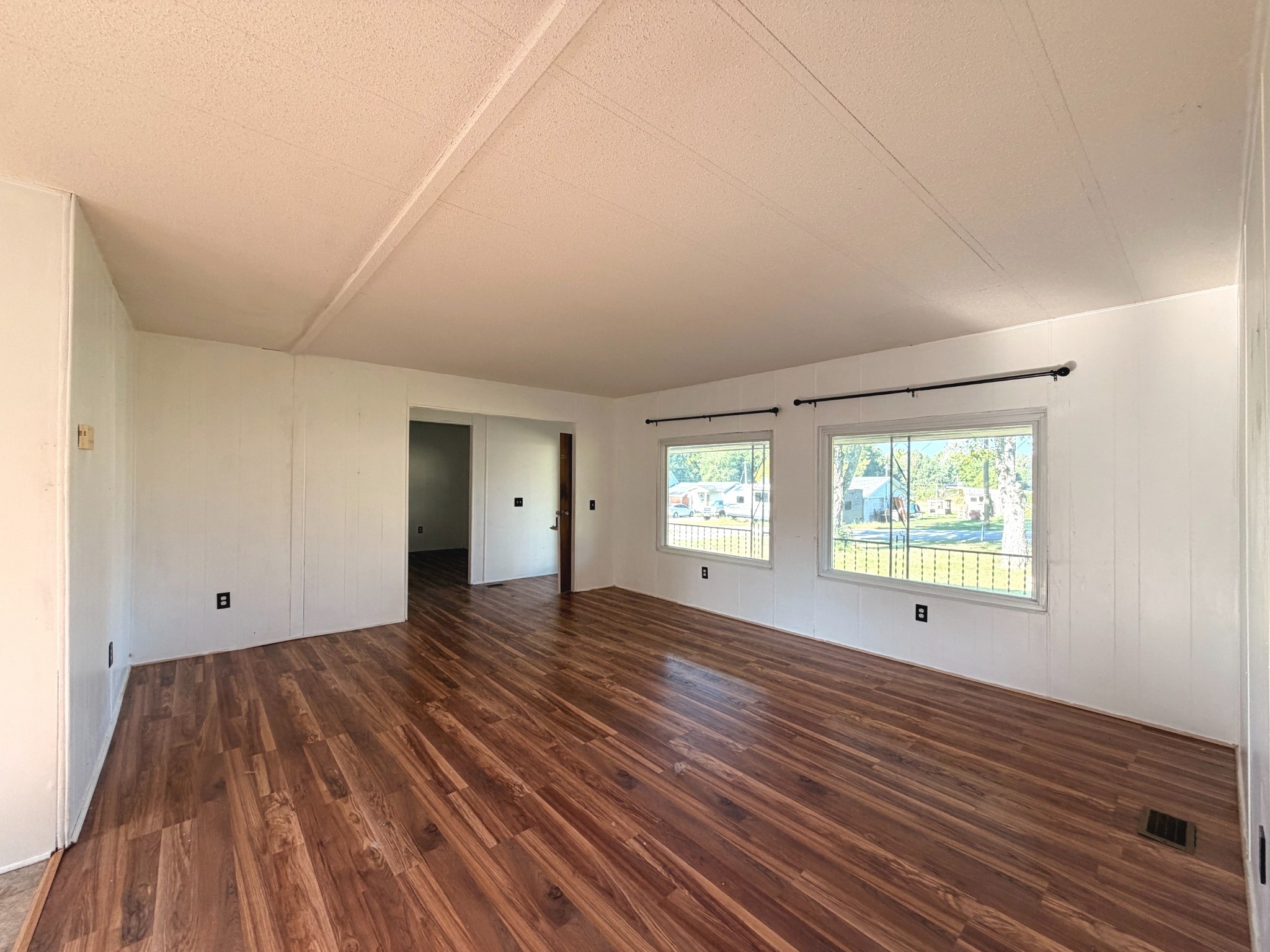 136 Doss Ln Property Photo 3