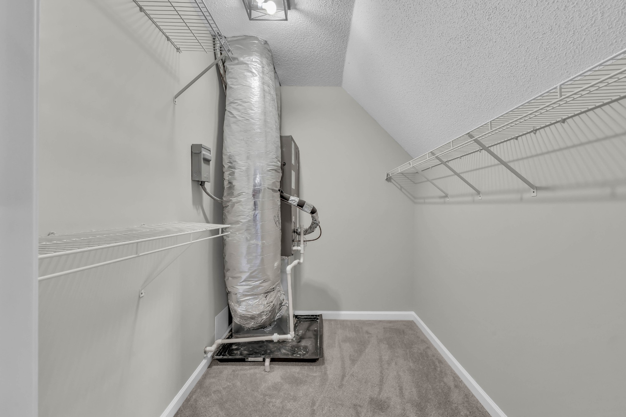 111 Vannoak Dr Property Photo 35