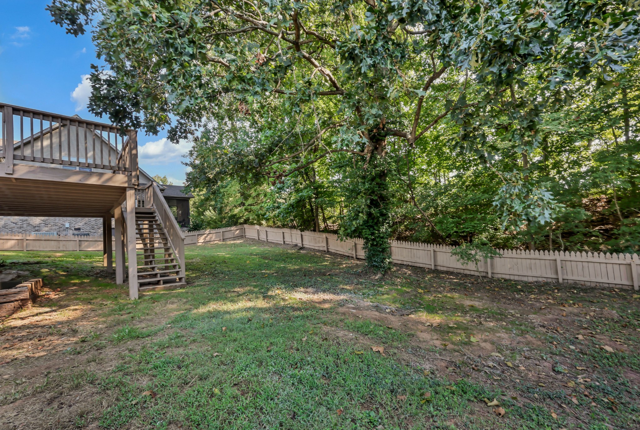 111 Vannoak Dr Property Photo 41