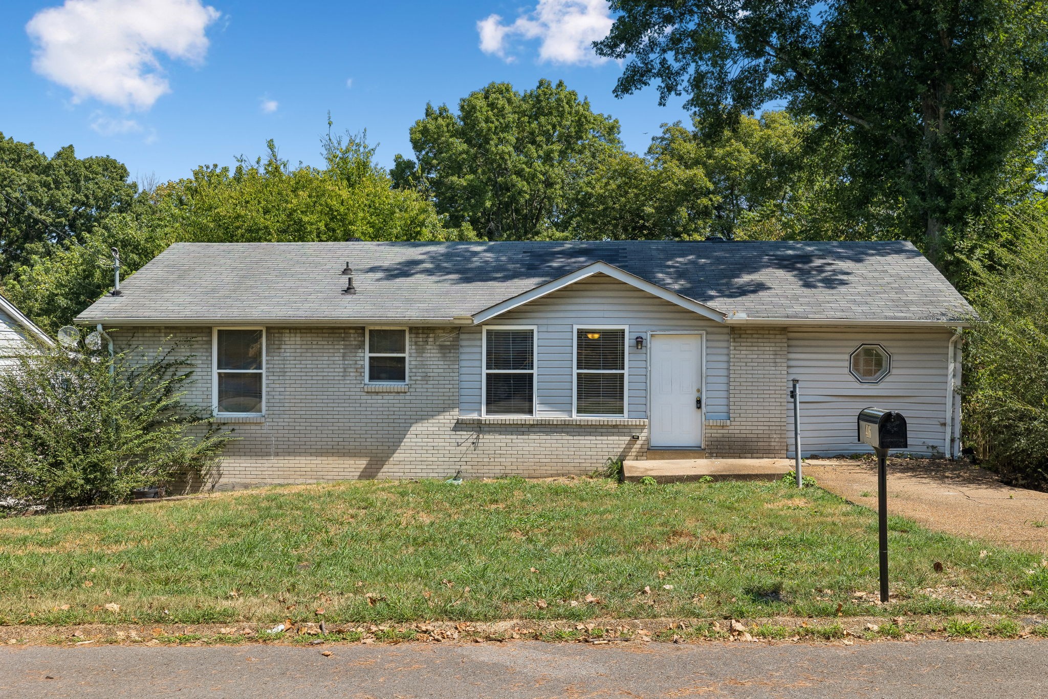 416 Tampa Dr Property Photo 1
