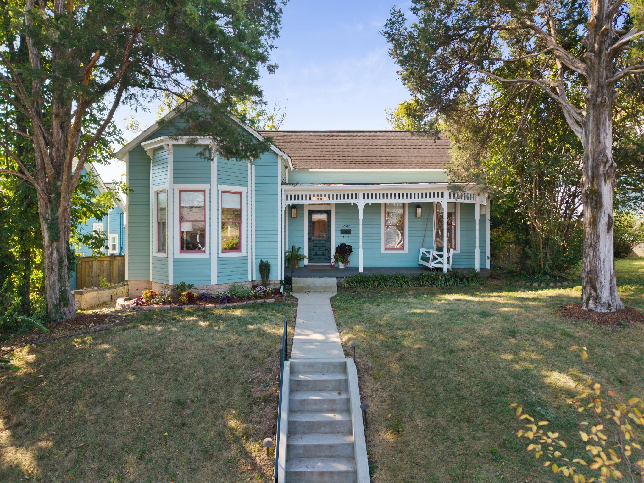 1302 Shelby Ave Property Photo 1