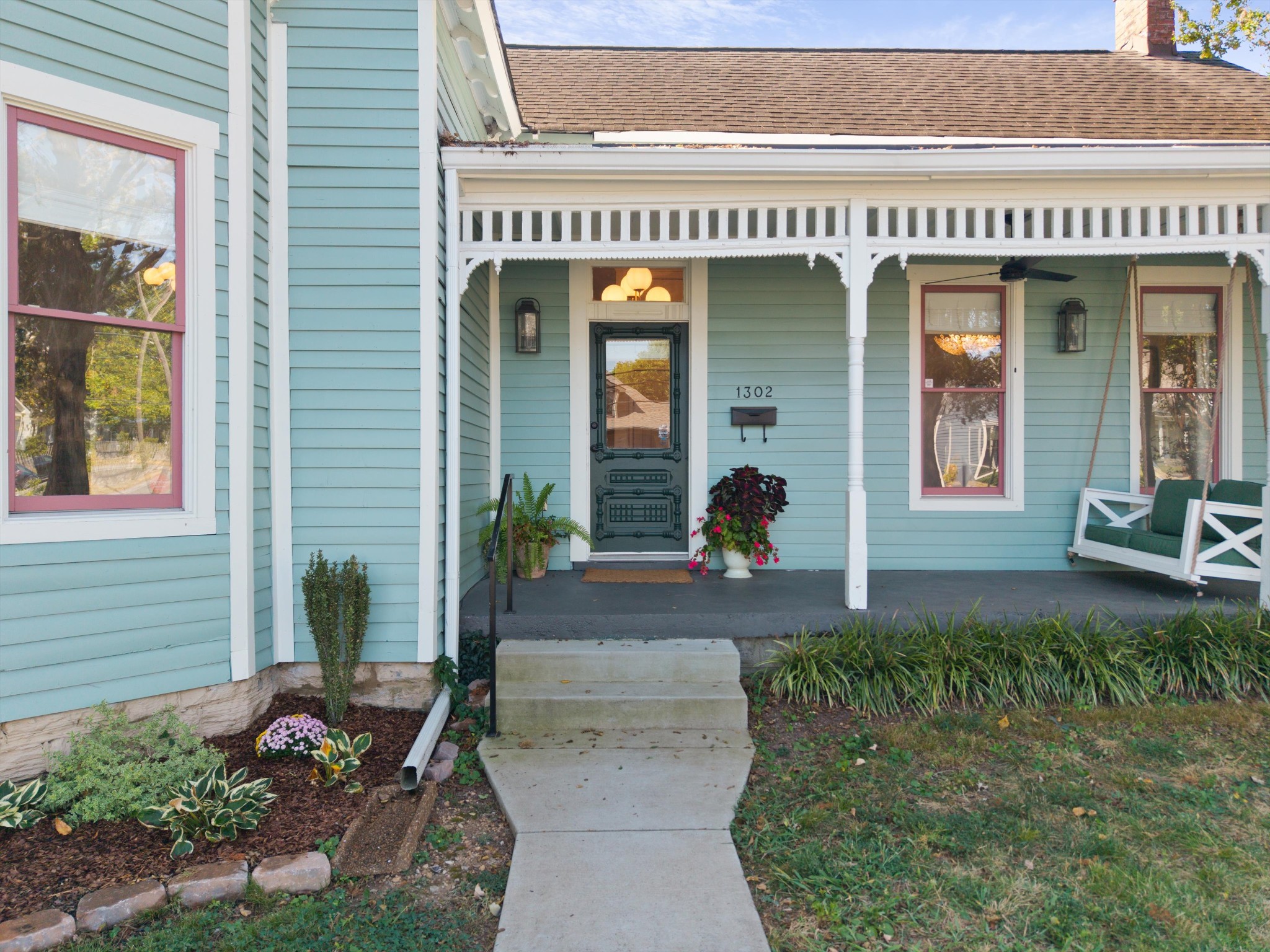 1302 Shelby Ave Property Photo 2