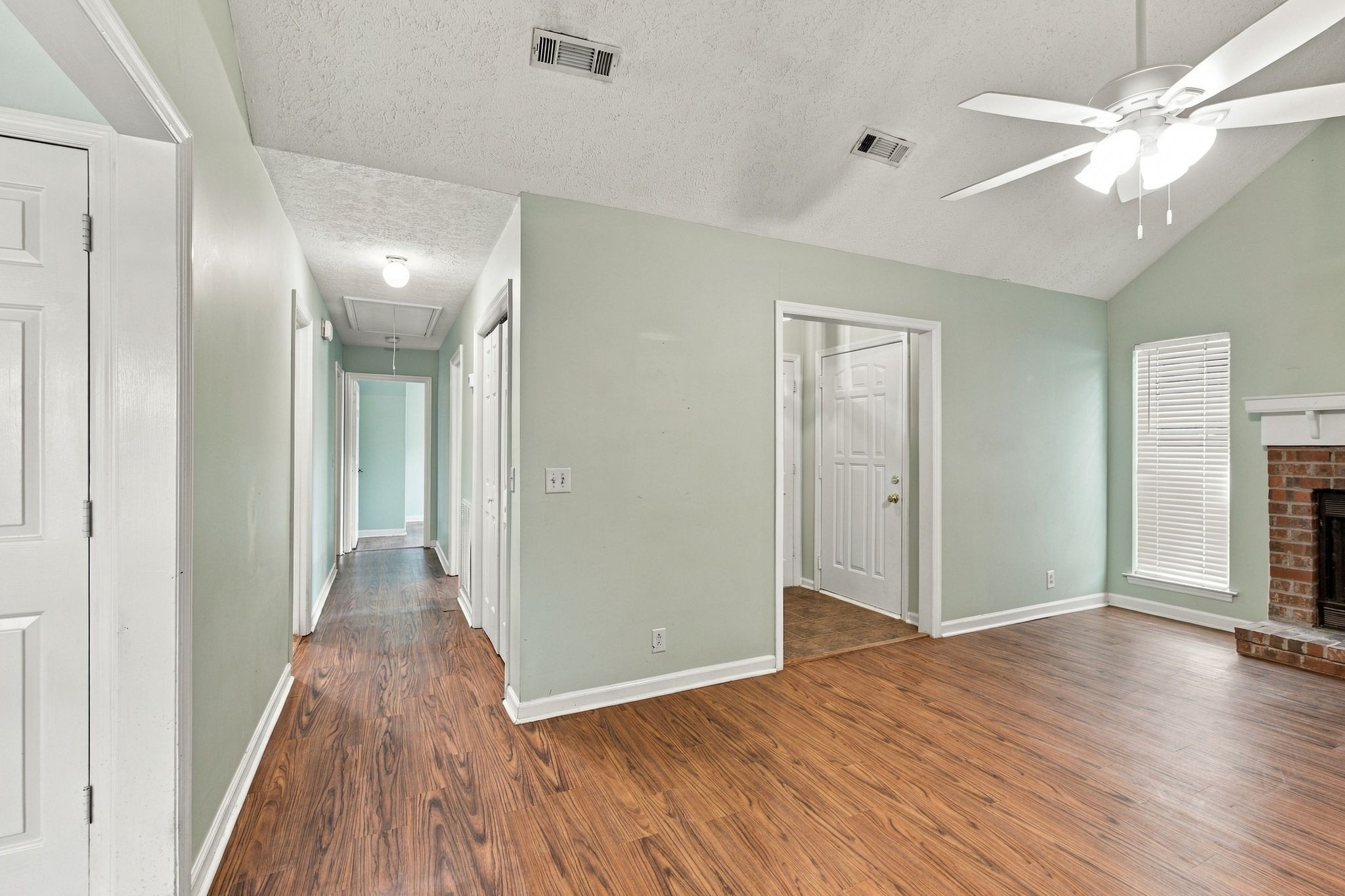 3545 Lake Towne Dr Property Photo 6