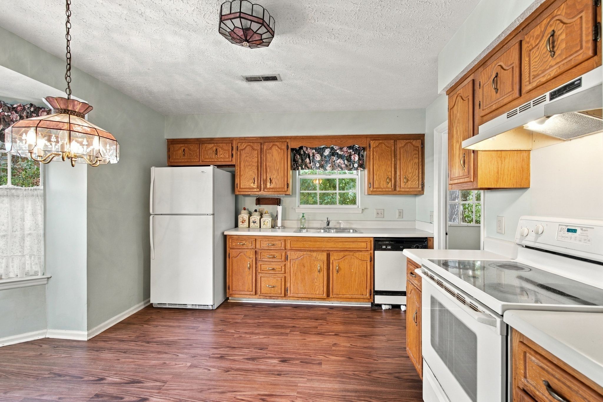 3545 Lake Towne Dr Property Photo 8
