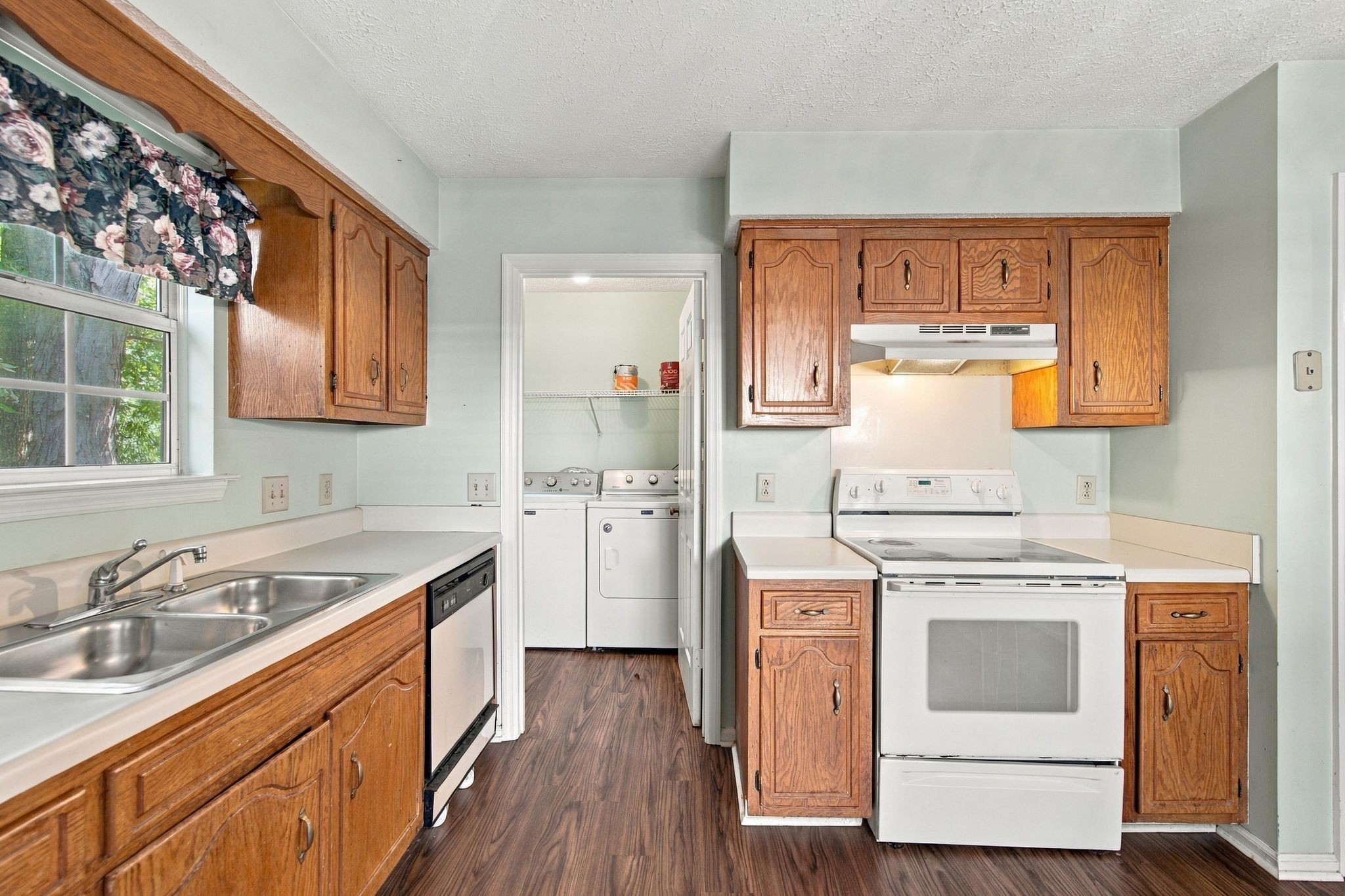 3545 Lake Towne Dr Property Photo 10