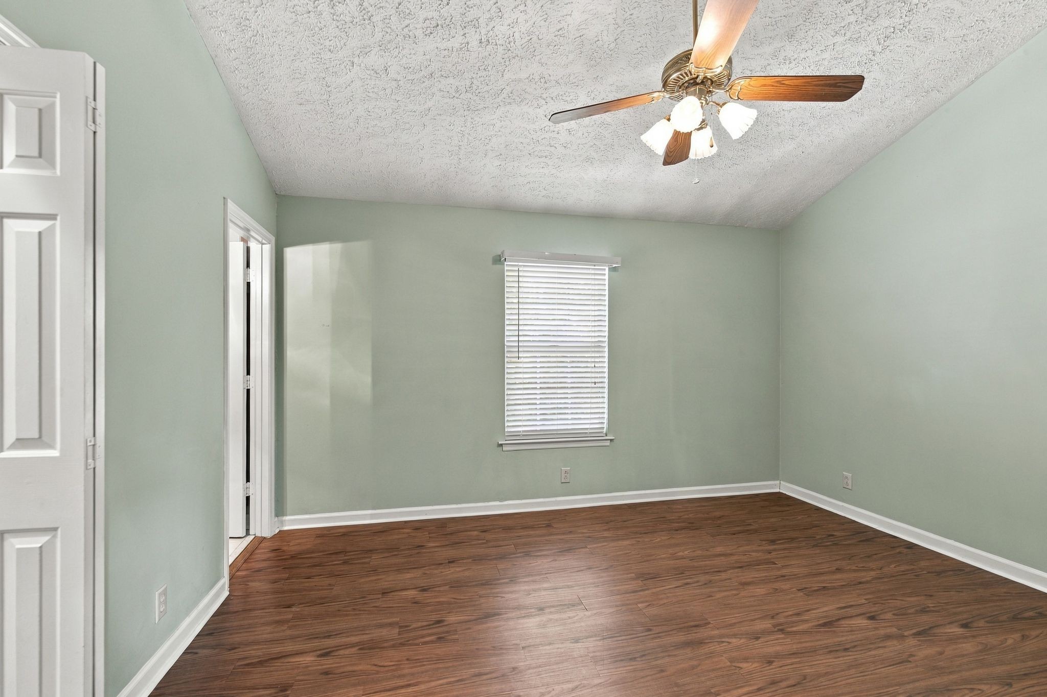3545 Lake Towne Dr Property Photo 13