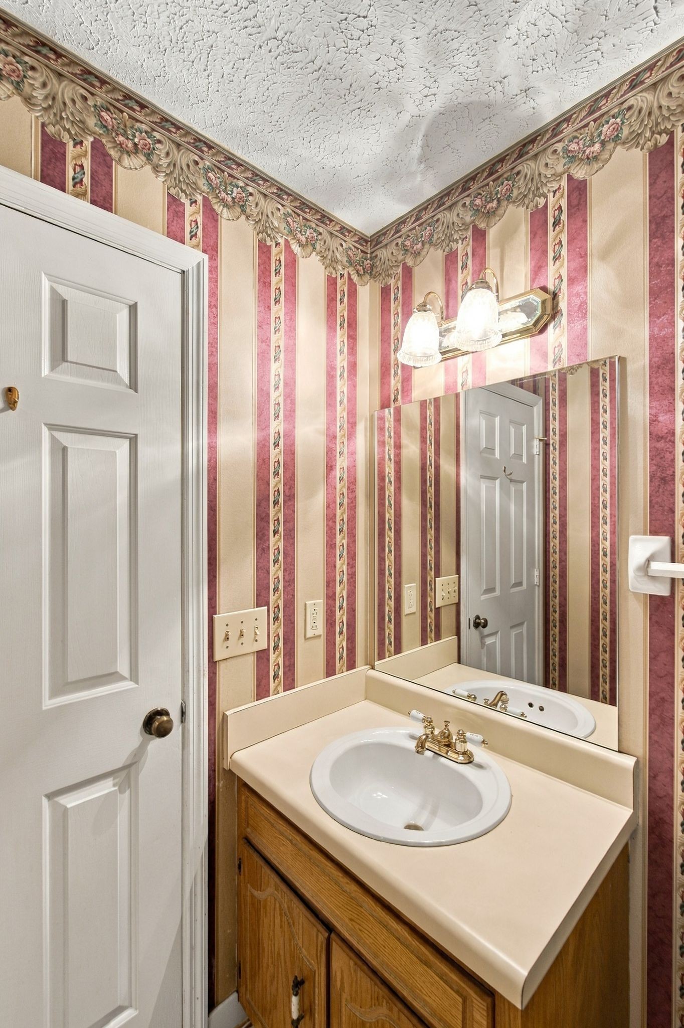 3545 Lake Towne Dr Property Photo 17