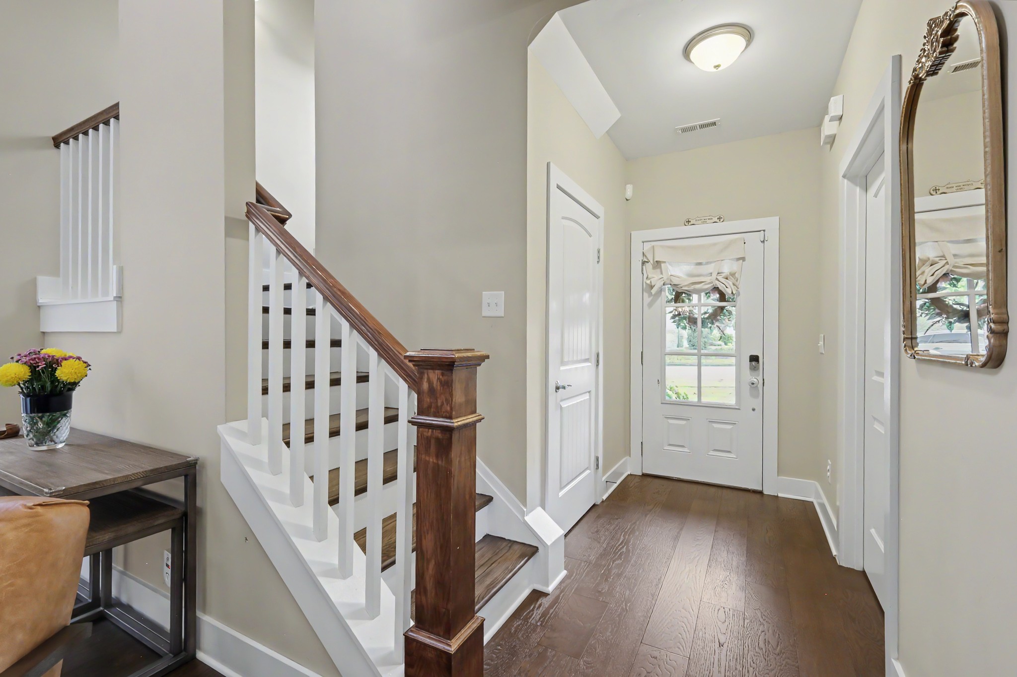 2214 Chaucer Park Ln Property Photo 2