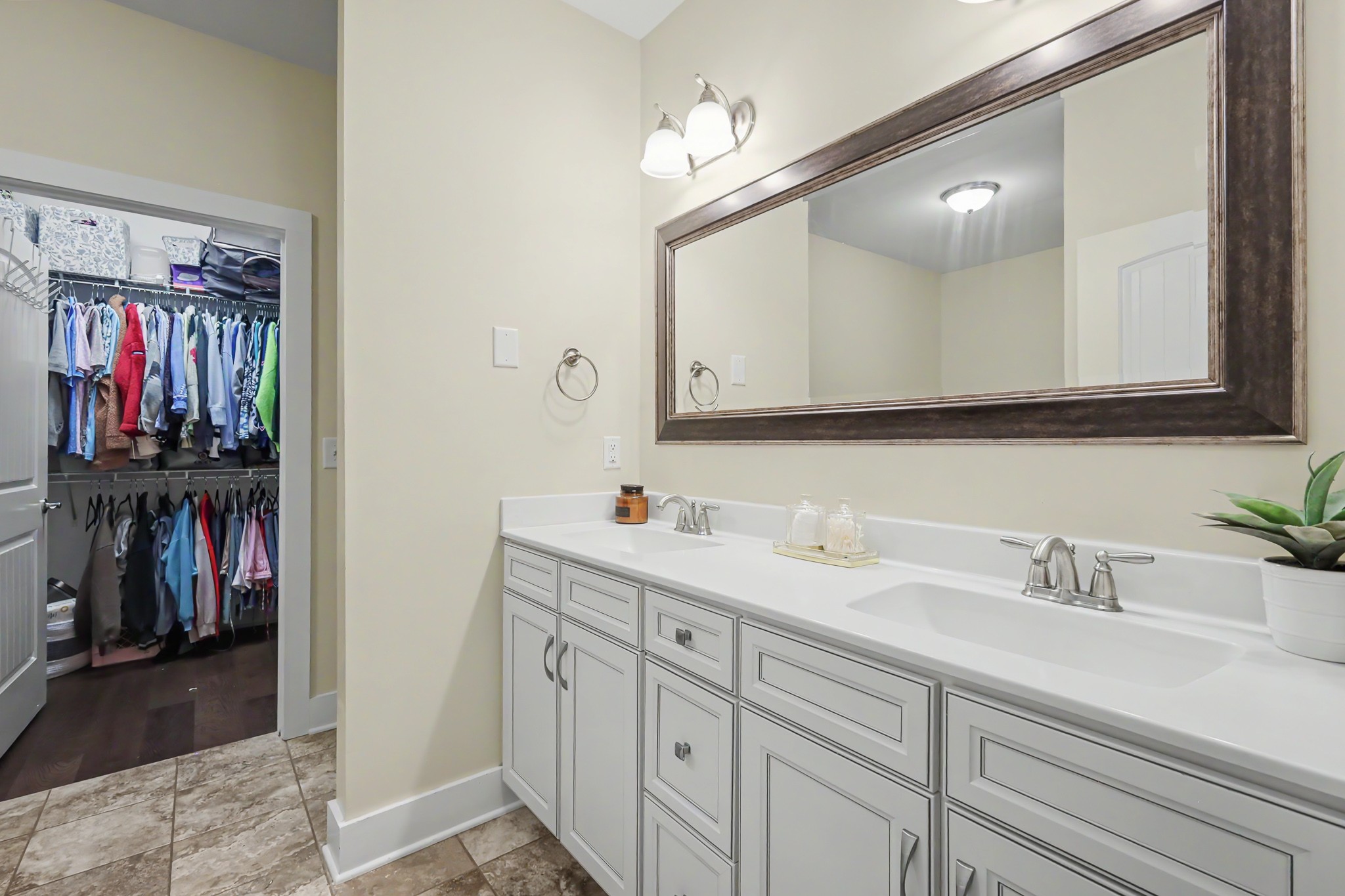 2214 Chaucer Park Ln Property Photo 16