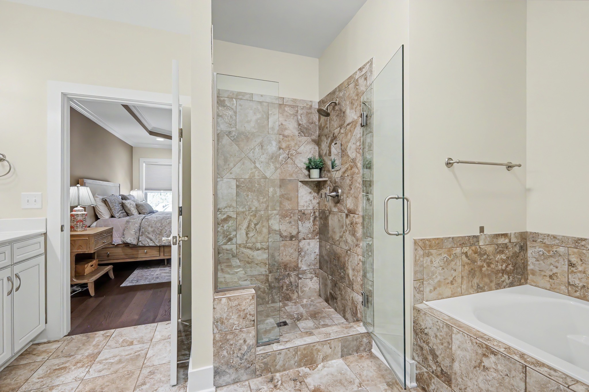 2214 Chaucer Park Ln Property Photo 17