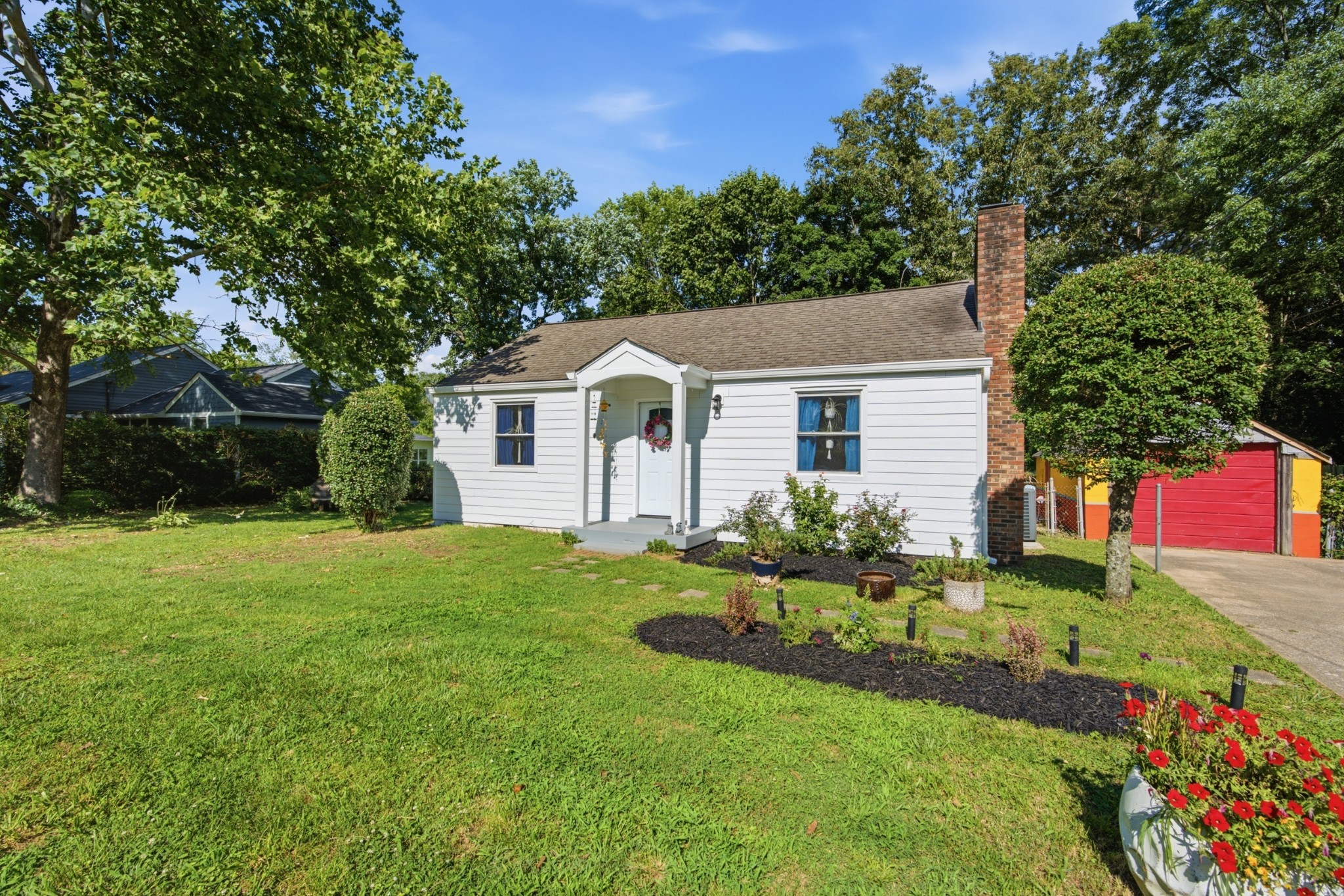 109 Gibson Dr Property Photo 1