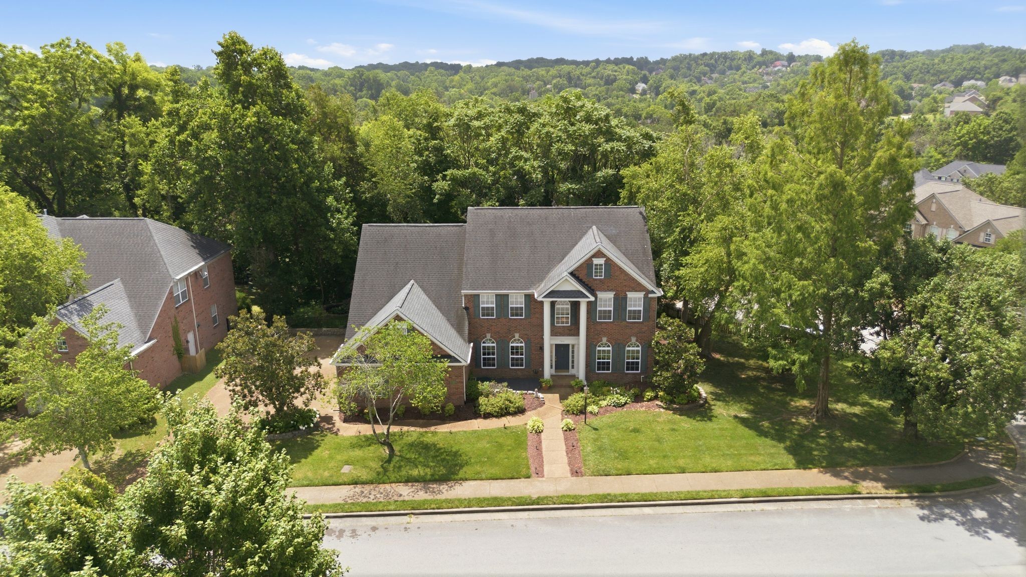 7001 Stone Run Dr Property Photo 1