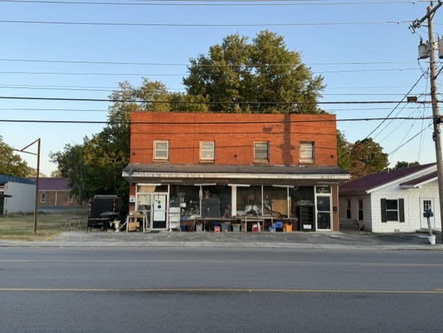 406 W Lincoln St Property Photo 1