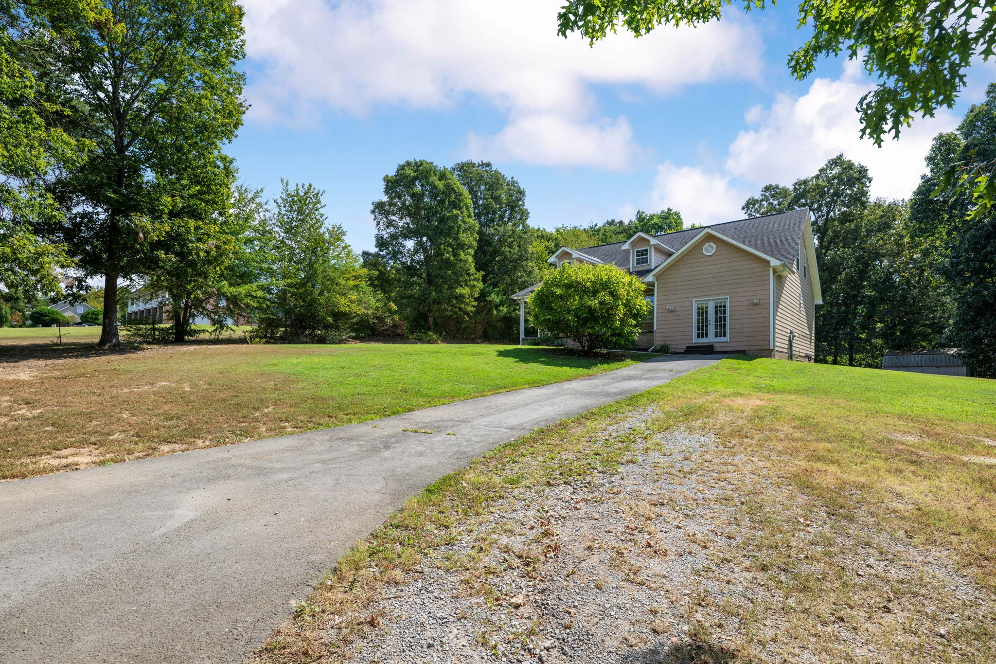 496 Highland Dr Property Photo 10