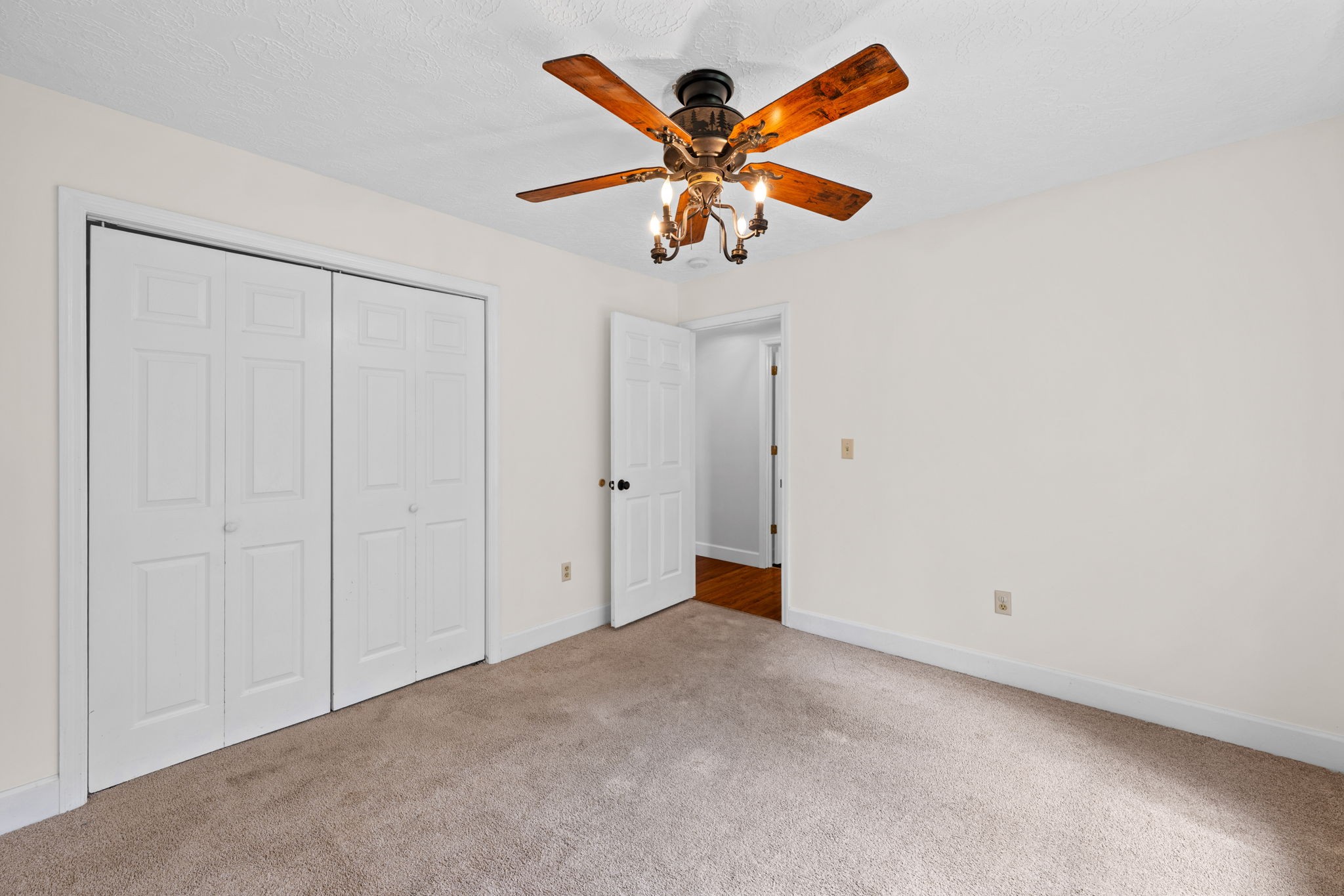 496 Highland Dr Property Photo 23