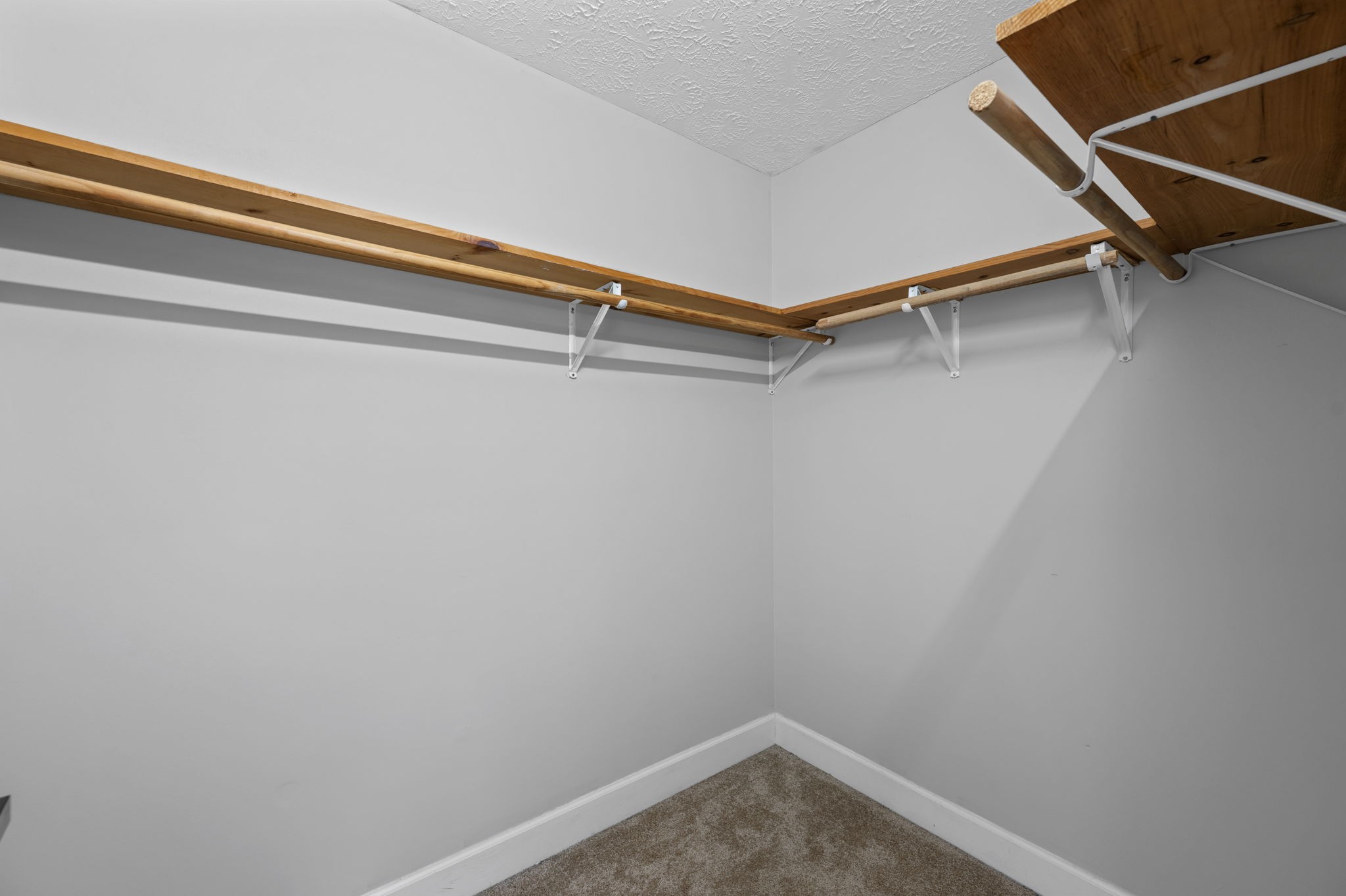 496 Highland Dr Property Photo 30