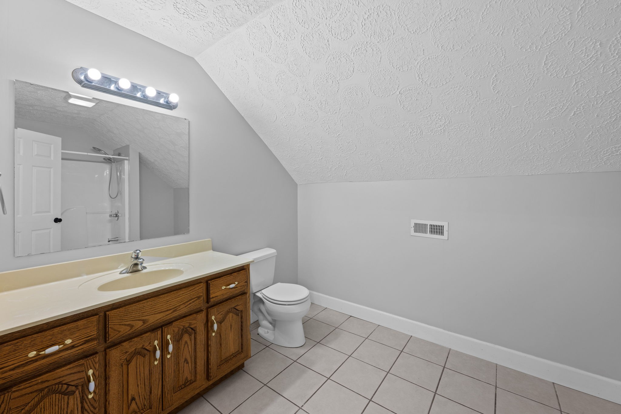 496 Highland Dr Property Photo 34