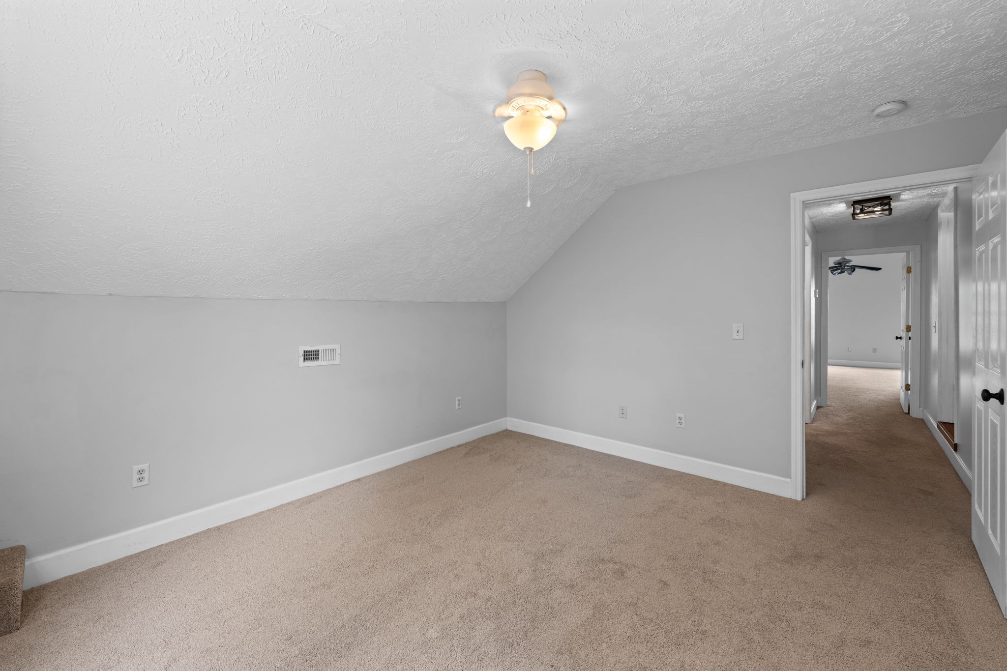 496 Highland Dr Property Photo 37