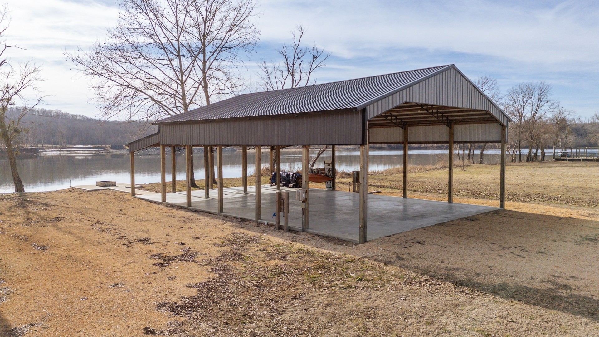 235 Hardin Bottom River Rd Property Photo 1