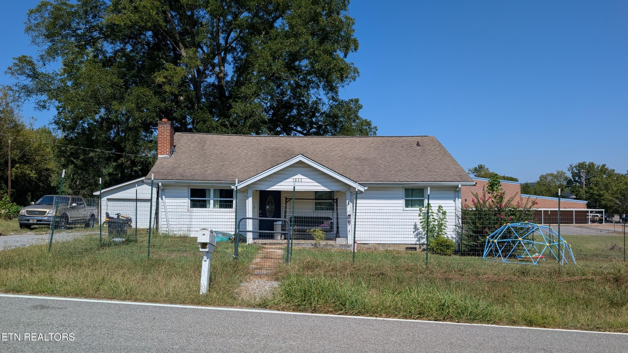 1933 Mountain Rd Property Photo 1