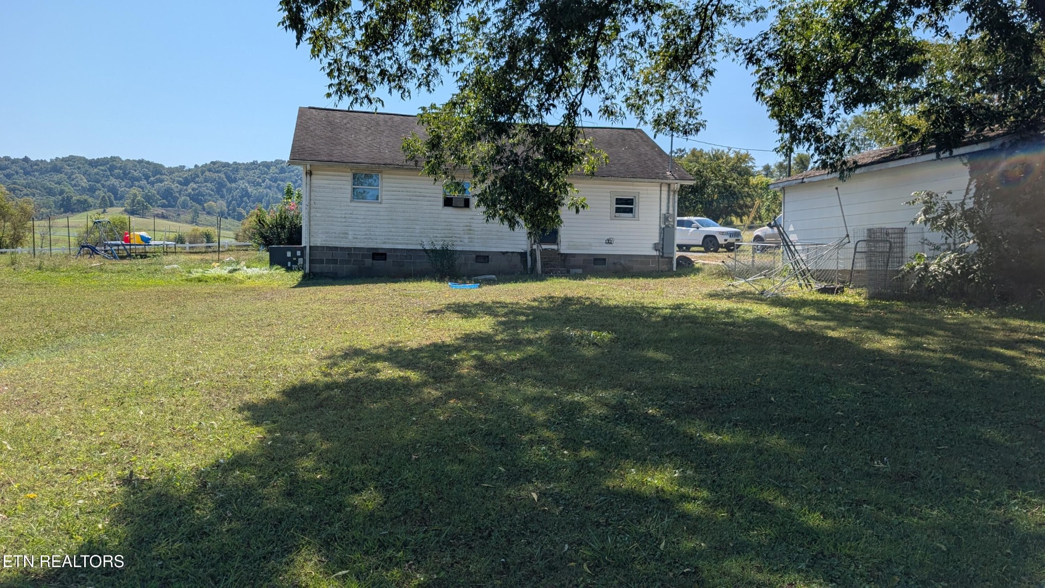 1933 Mountain Rd Property Photo 2