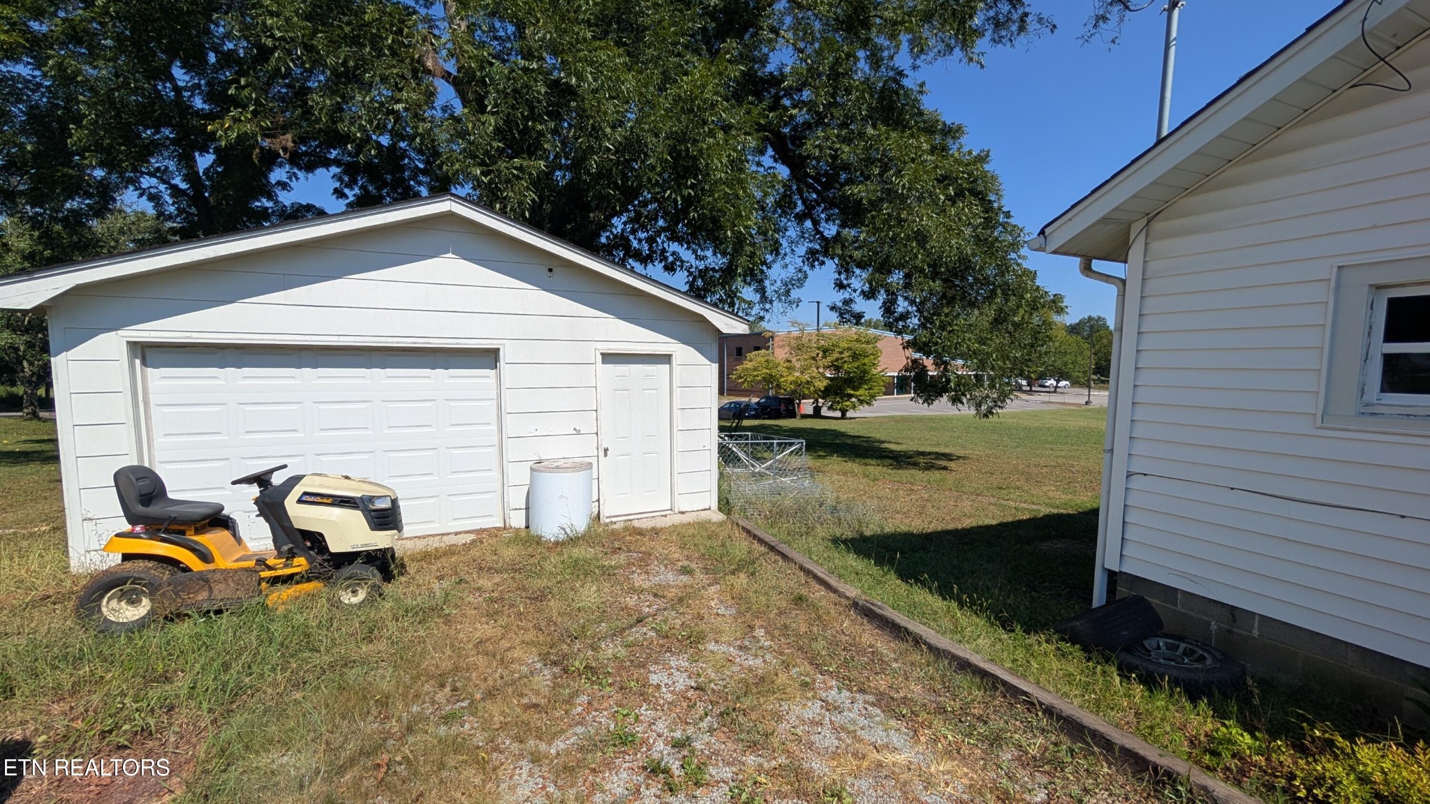 1933 Mountain Rd Property Photo 3