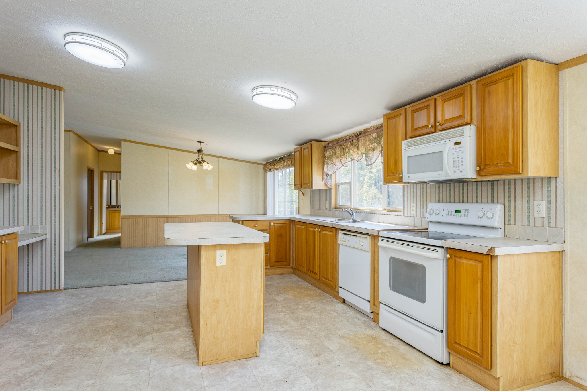 685 Rigsby Rd Property Photo 4