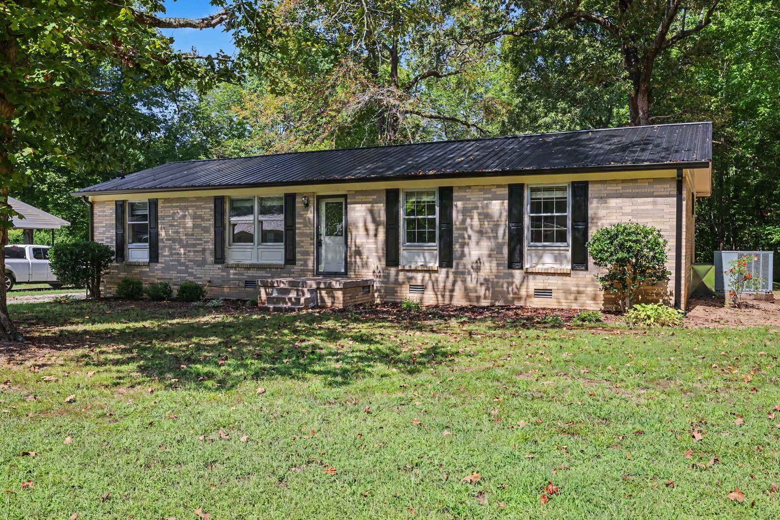 761 Cherokee Dr Property Photo 1
