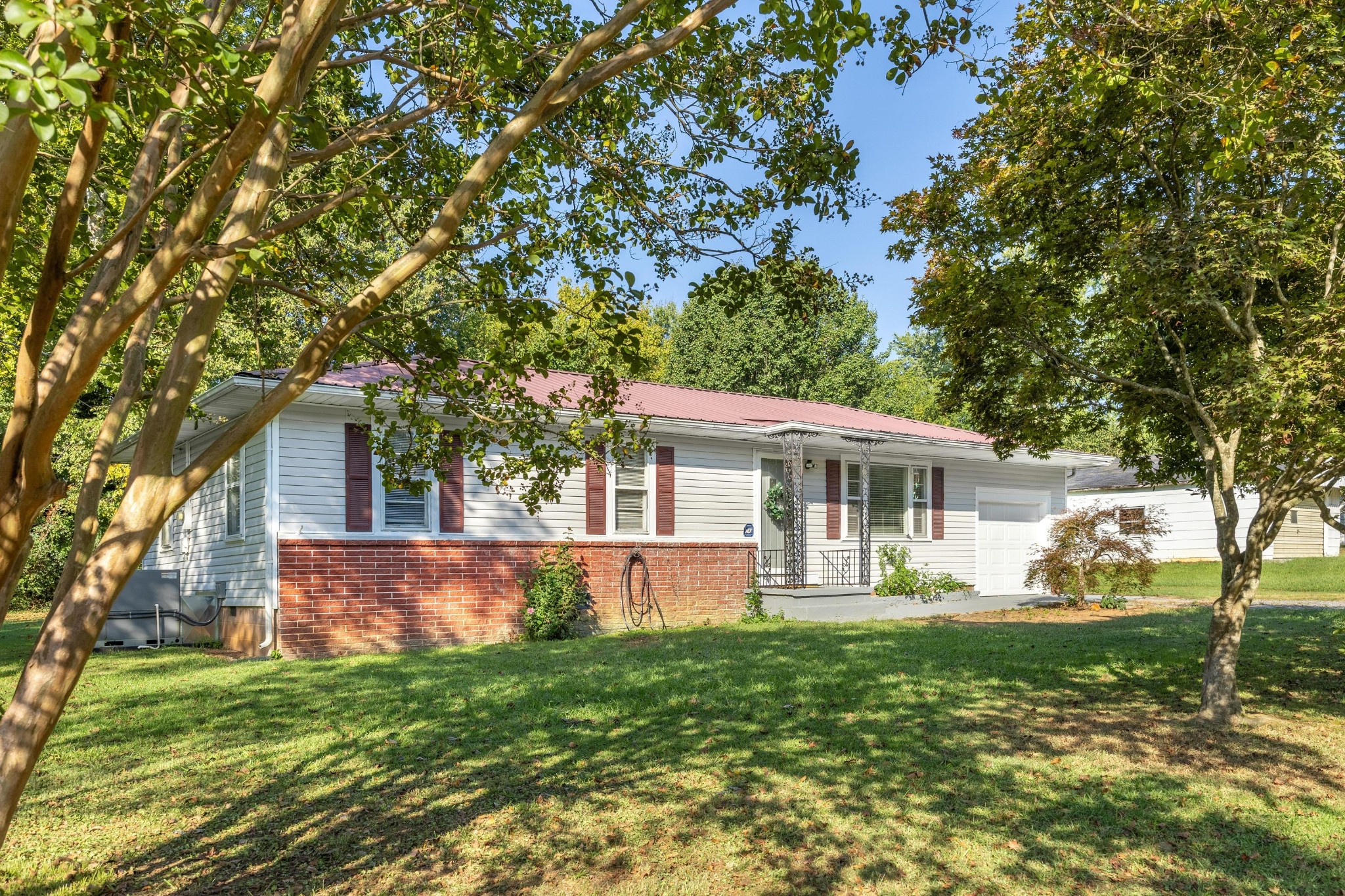 2414 Howell St, Se Property Photo 1