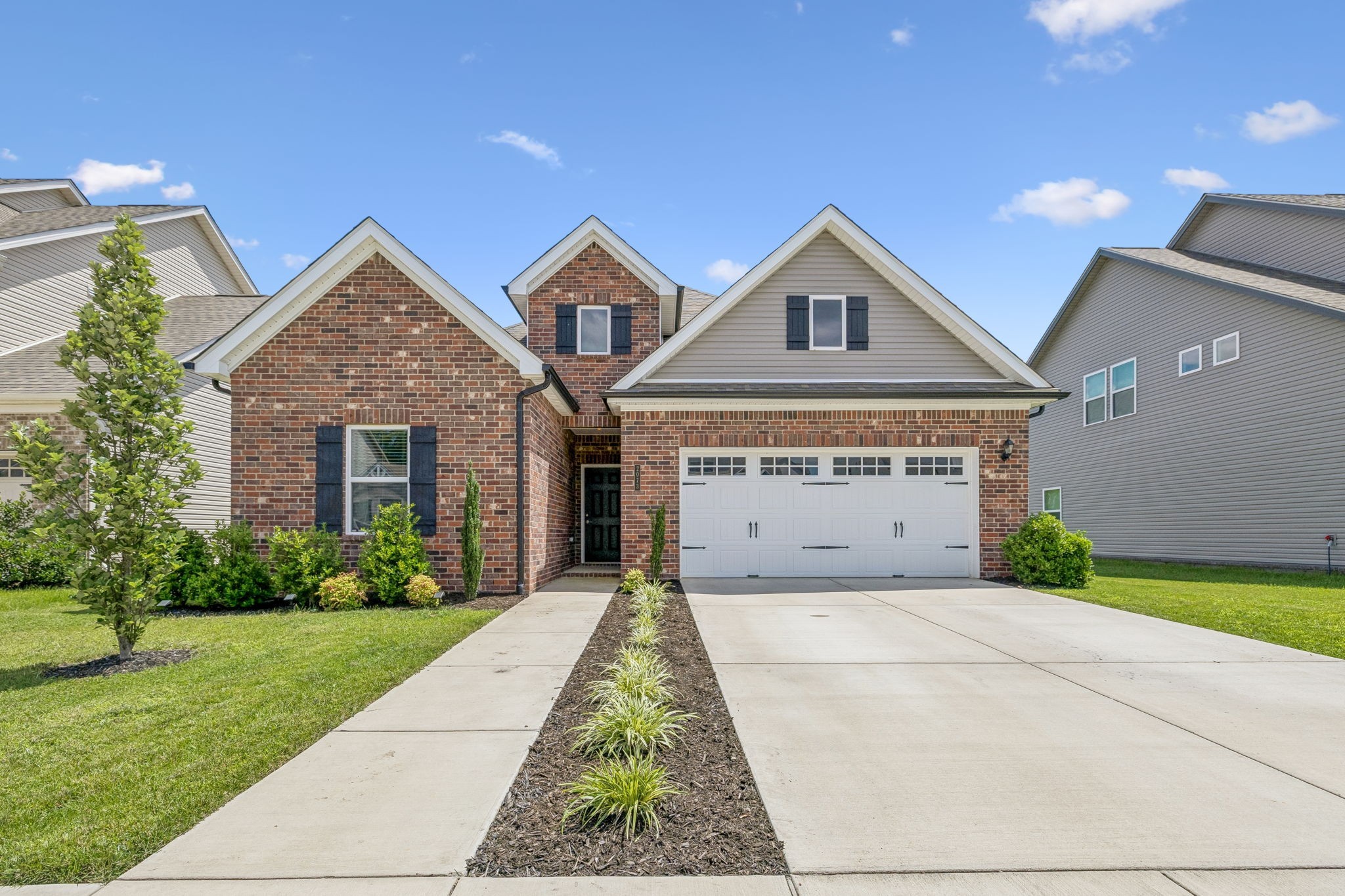 2073 Creekland View Blvd Property Photo 1