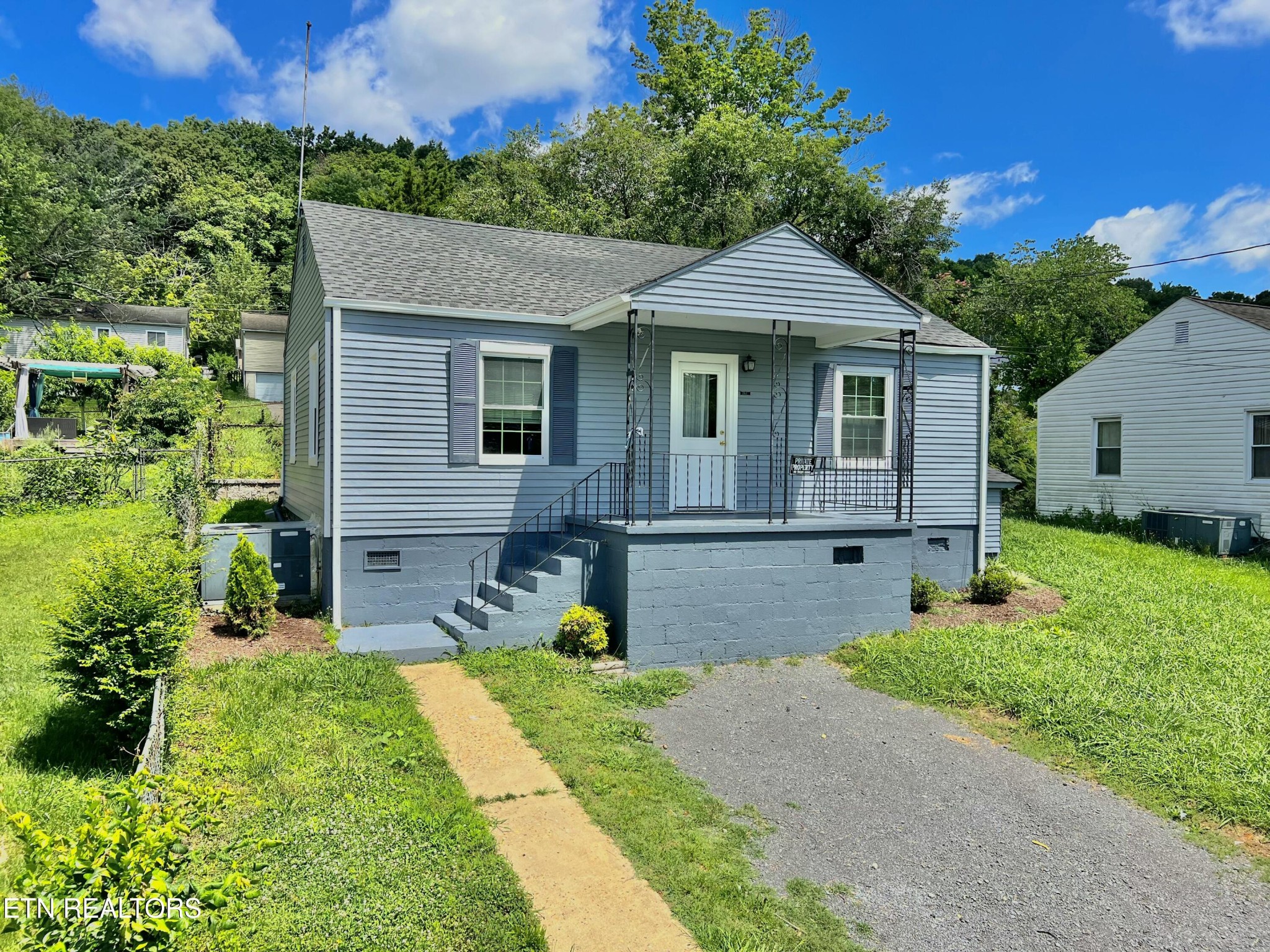 2627 Larkwood Lane