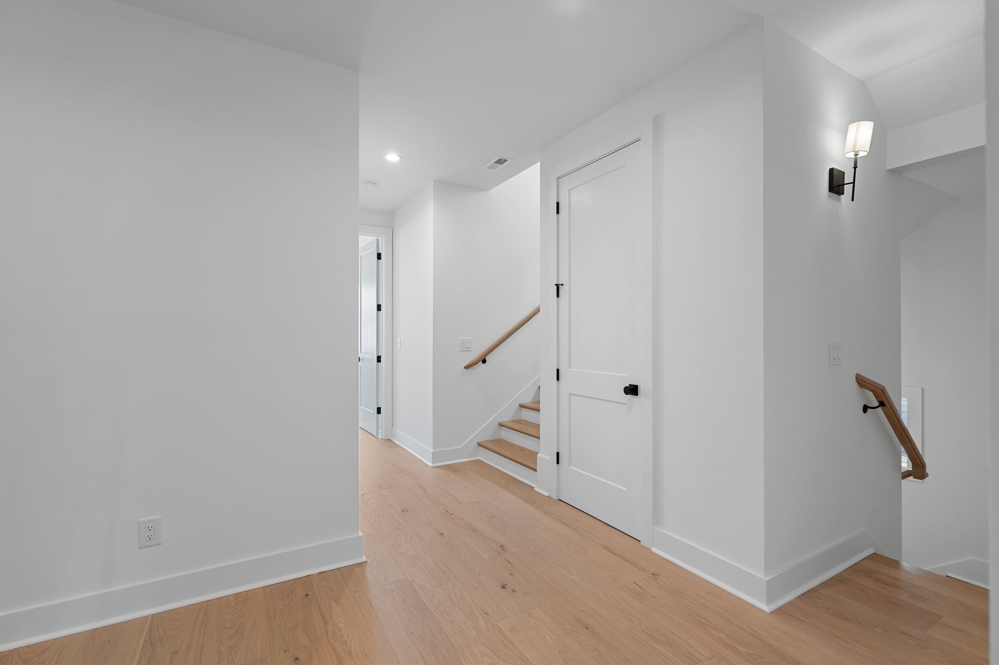 1010 Argyle Ave Property Photo 24
