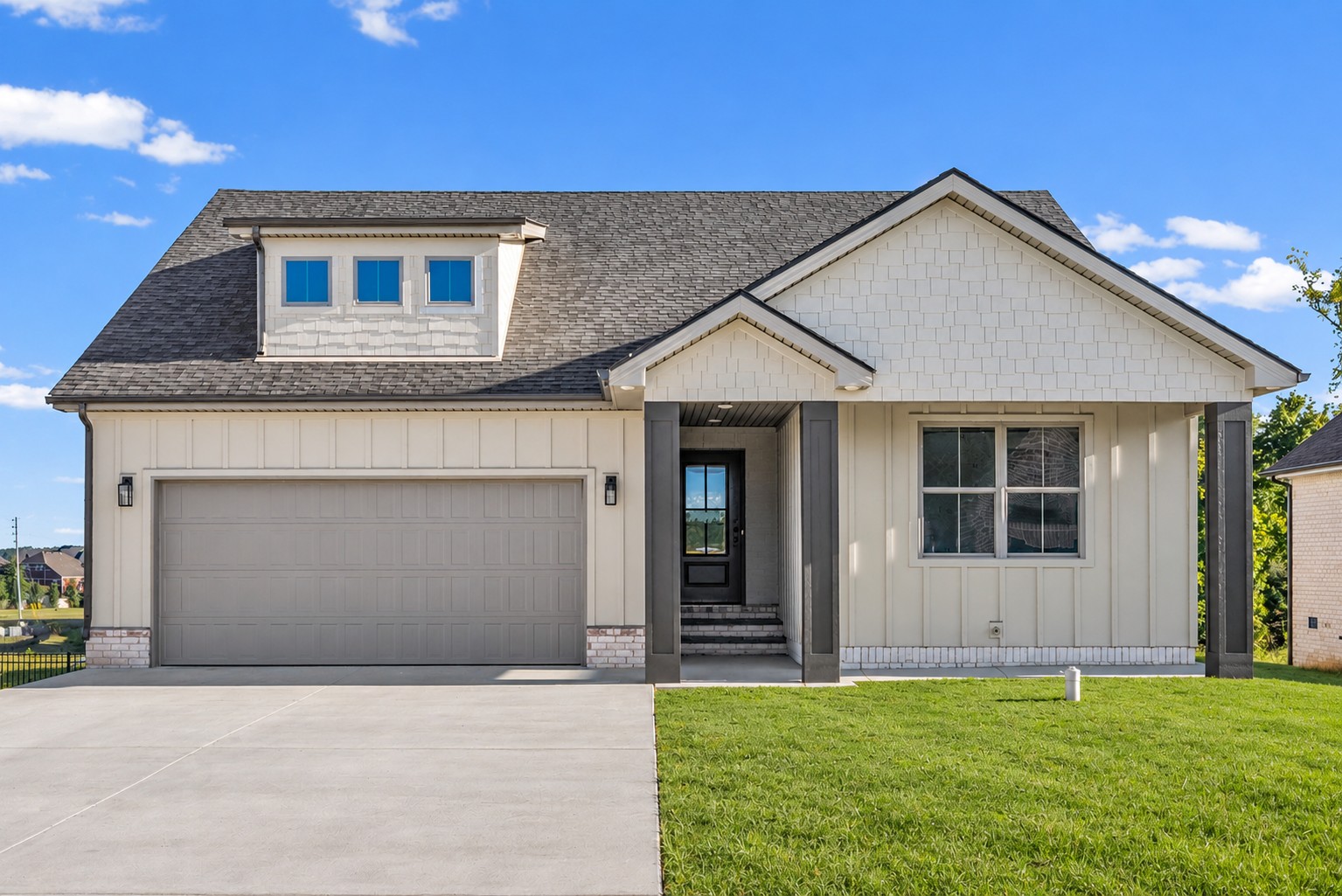 907 Bankside Dr