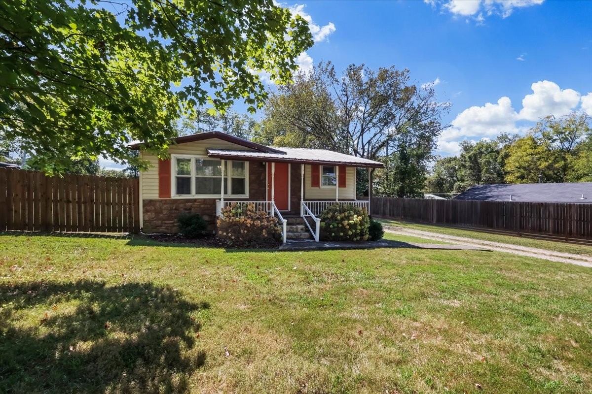 401 Orange St Property Photo 3