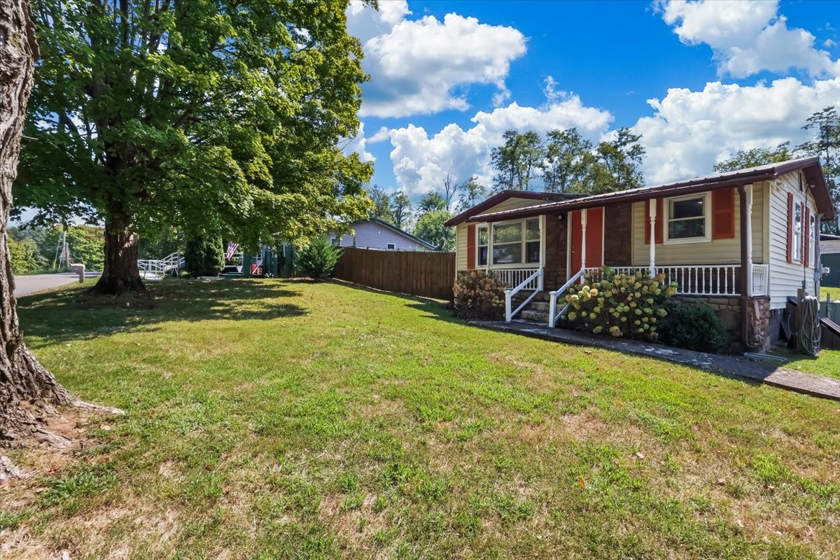 401 Orange St Property Photo 4