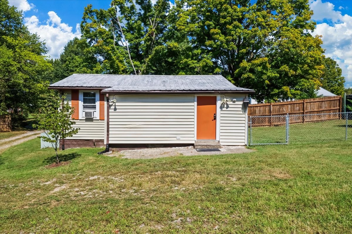 401 Orange St Property Photo 22