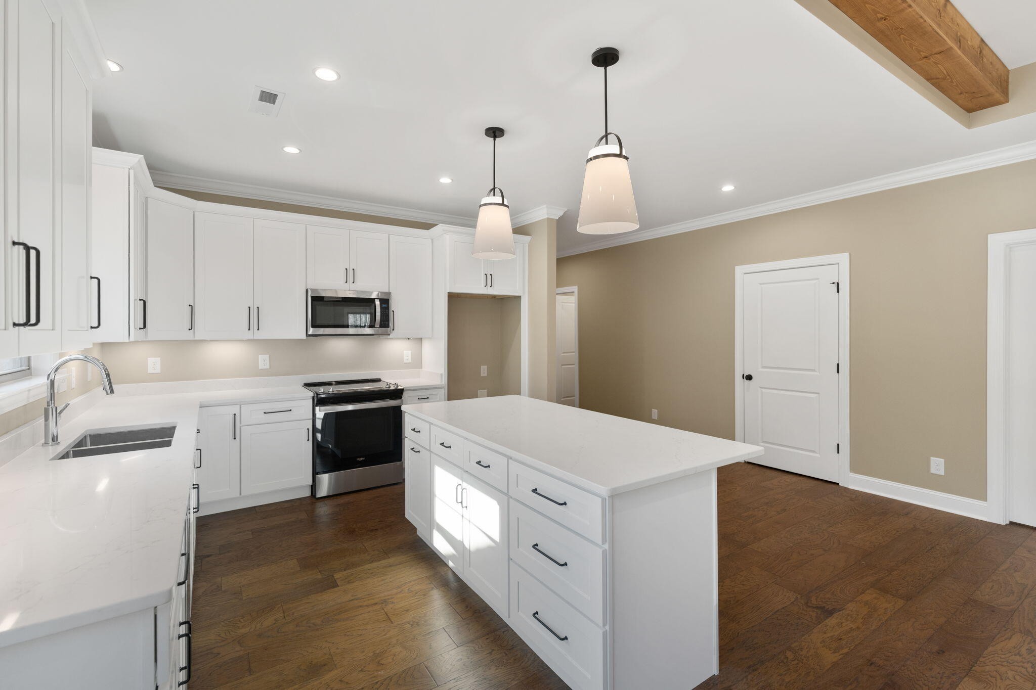 5270 Baylor Street, Nw Property Photo 3