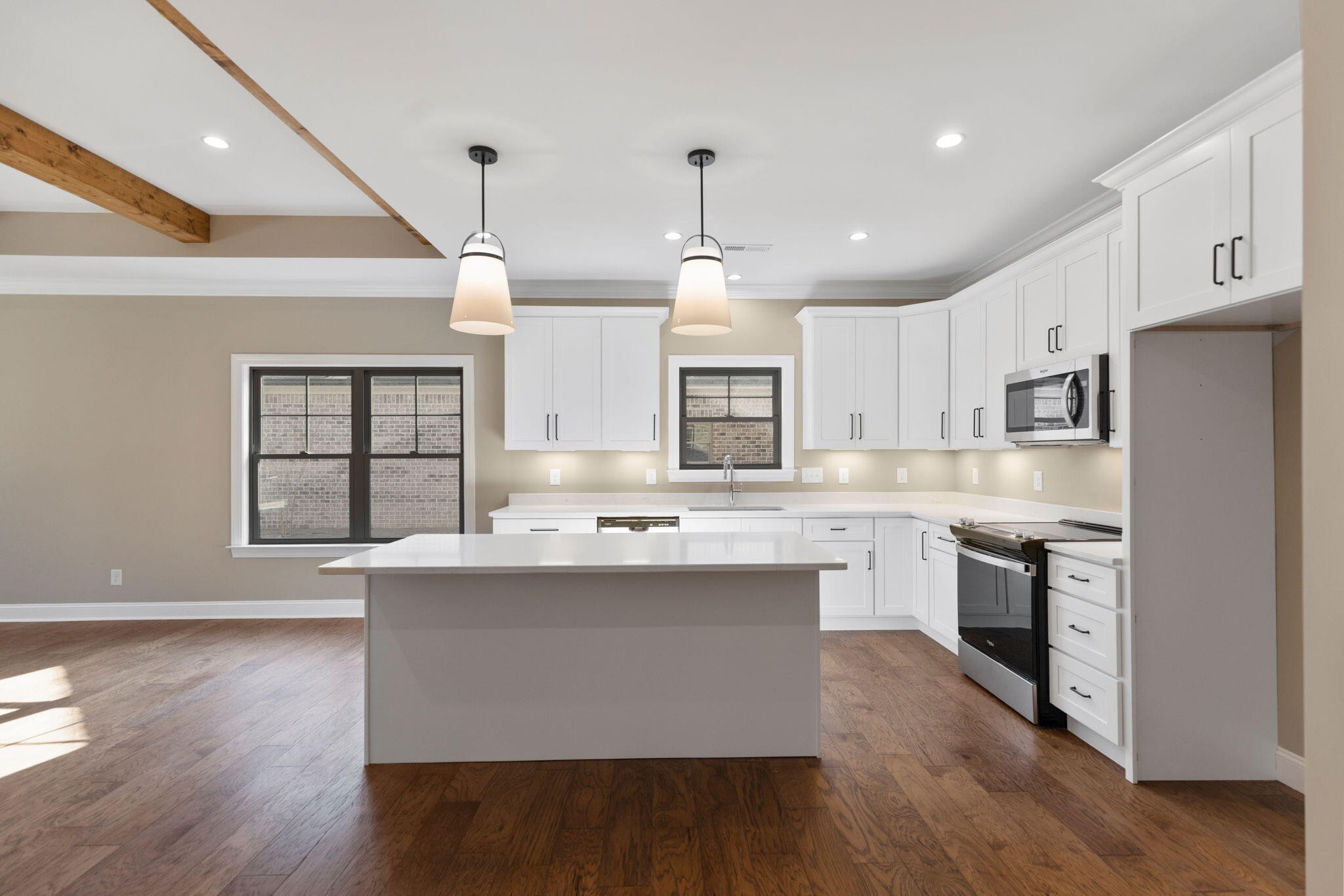 5270 Baylor Street, Nw Property Photo 4