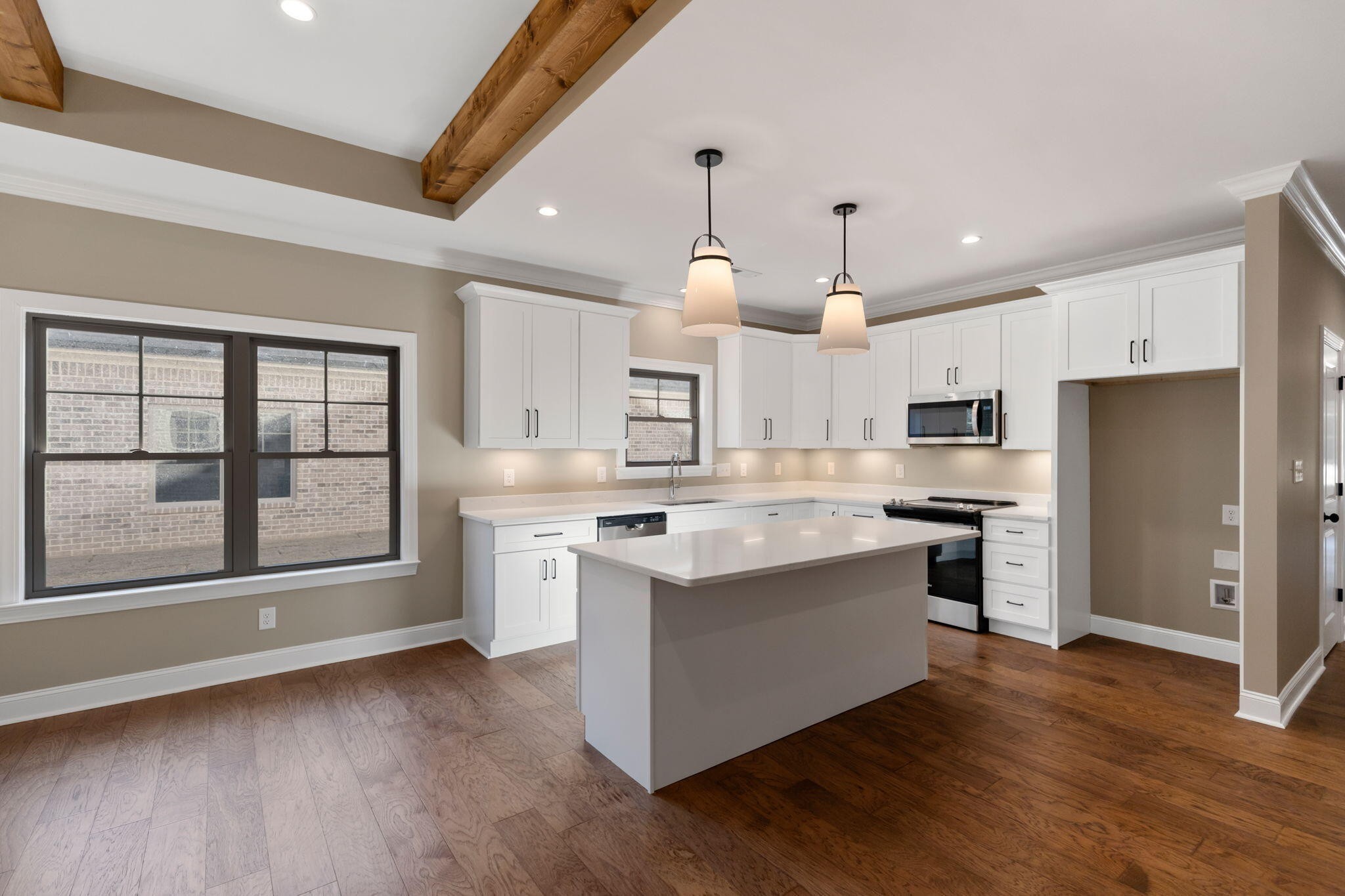 5270 Baylor Street, Nw Property Photo 5