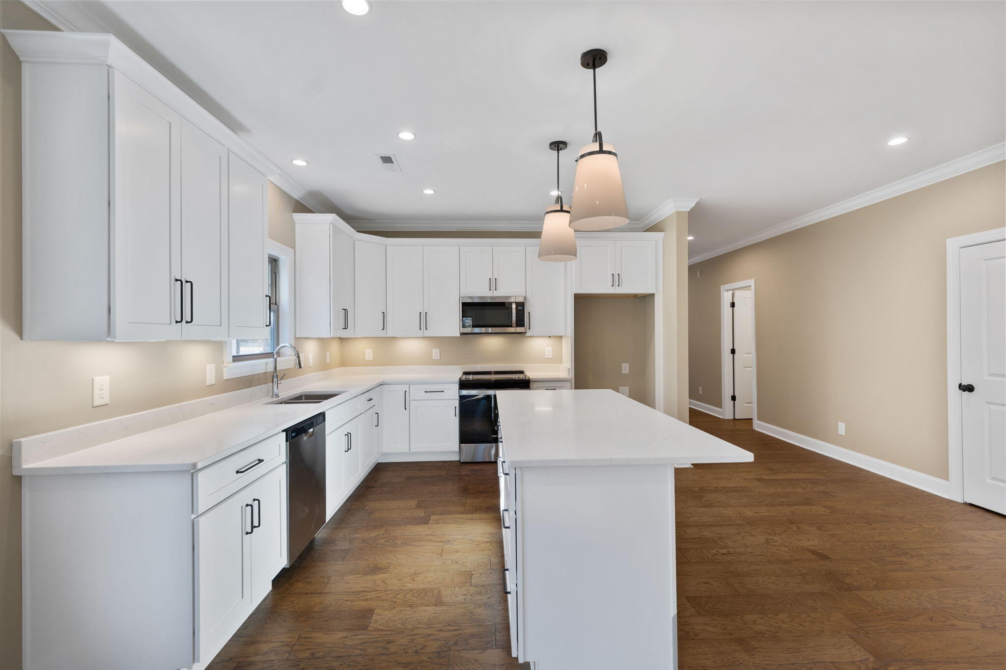 5270 Baylor Street, Nw Property Photo 6