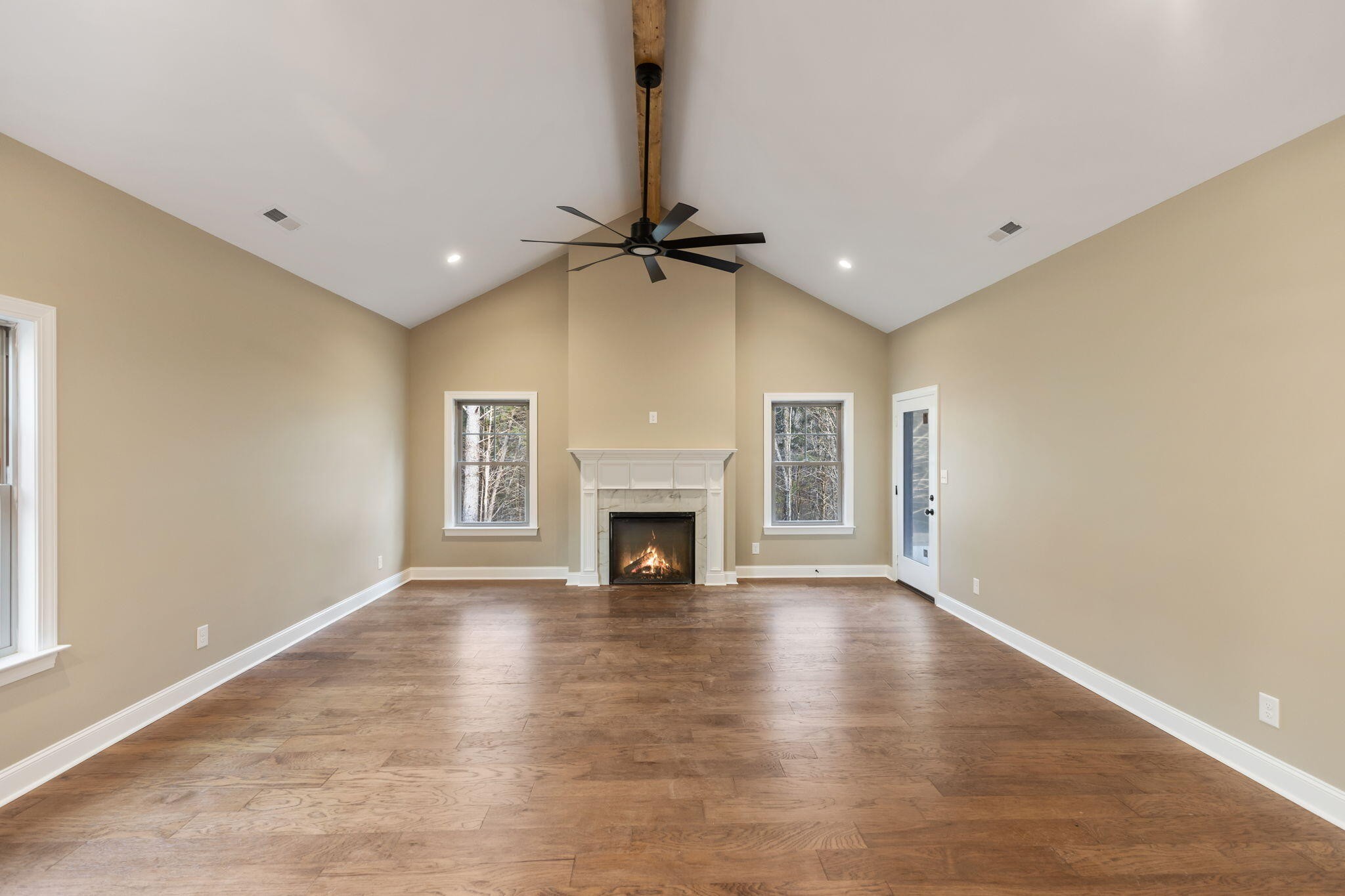 5270 Baylor Street, Nw Property Photo 8