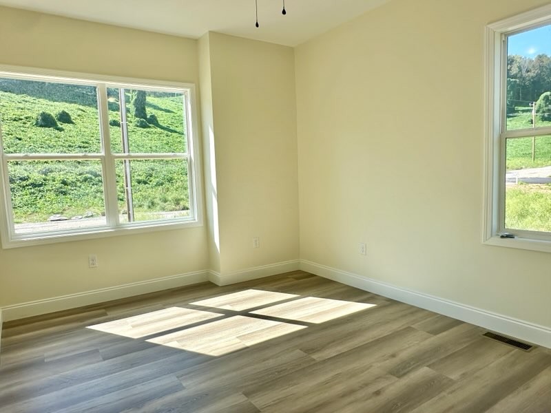 560 Gracie Street Property Photo 3