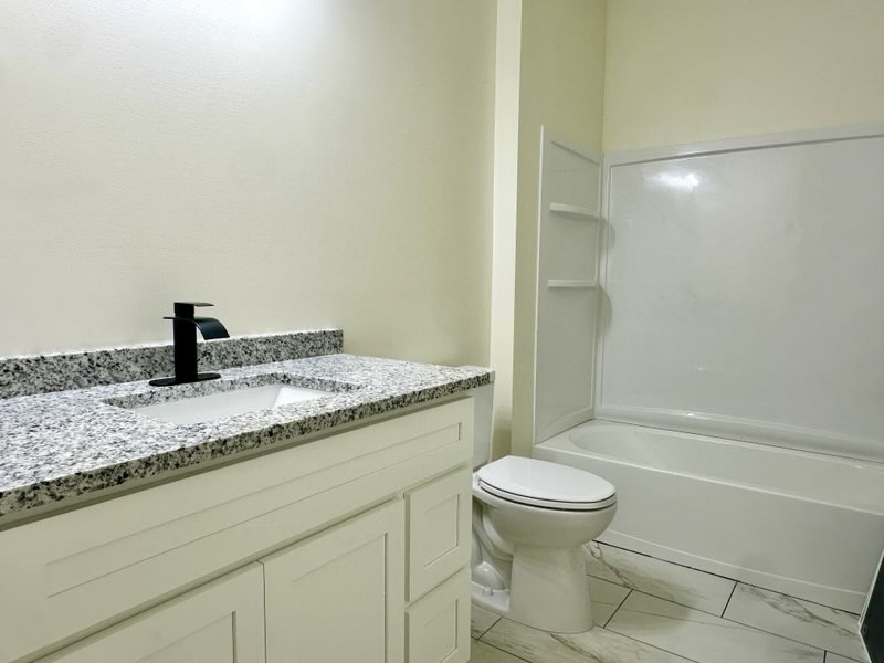 560 Gracie Street Property Photo 4