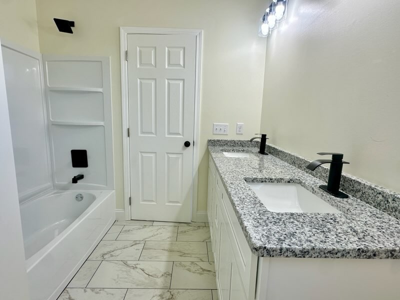 560 Gracie Street Property Photo 5