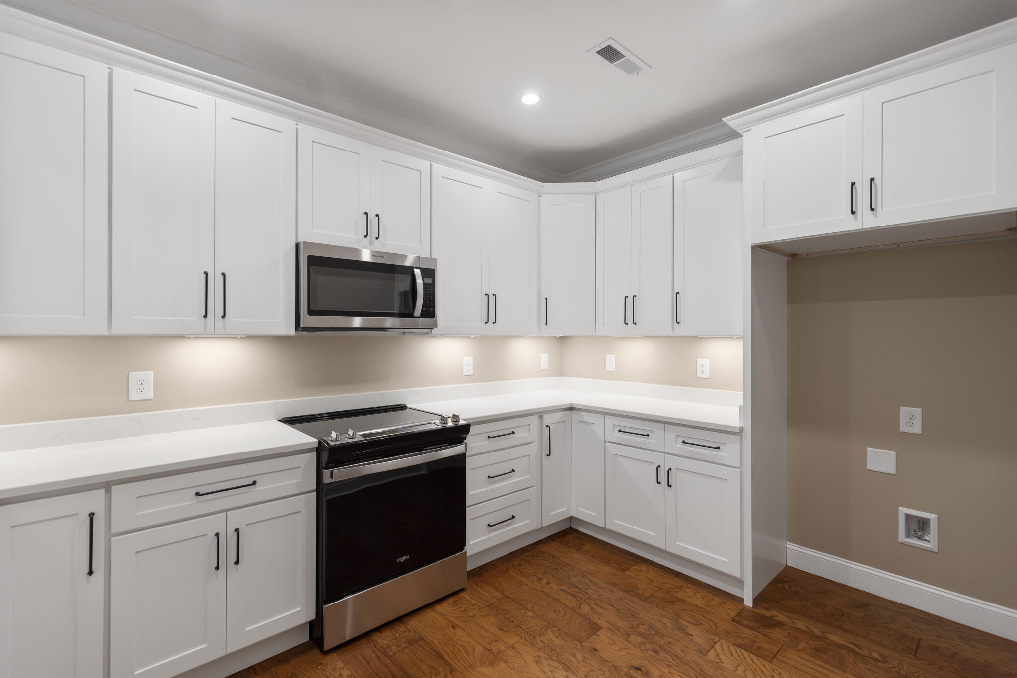 5272 Baylor Street, Nw Property Photo 8