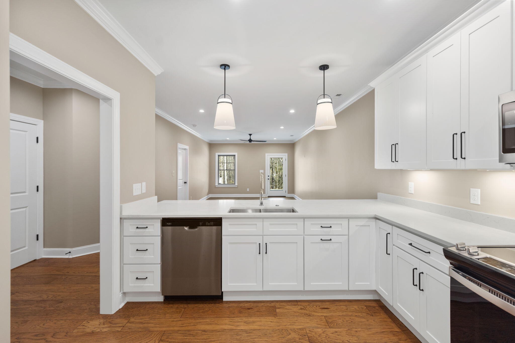5272 Baylor Street, Nw Property Photo 9